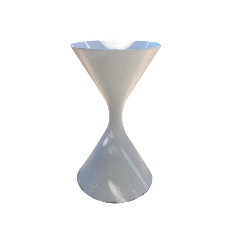 Willy Guhl White Hourglass Planters, 1960s Switzerland