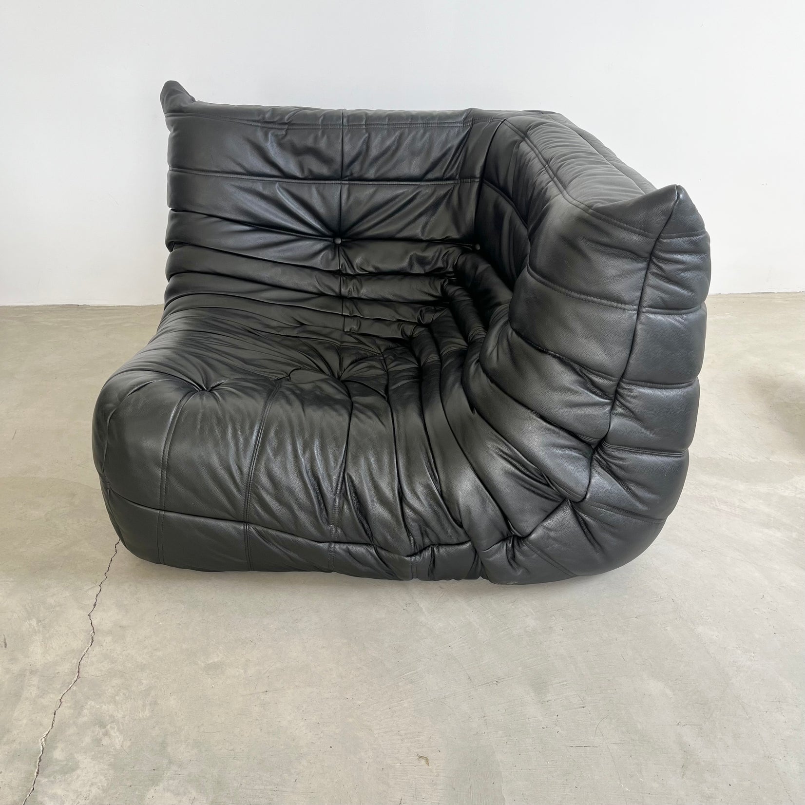 Black Leather Corner Togo Seat
