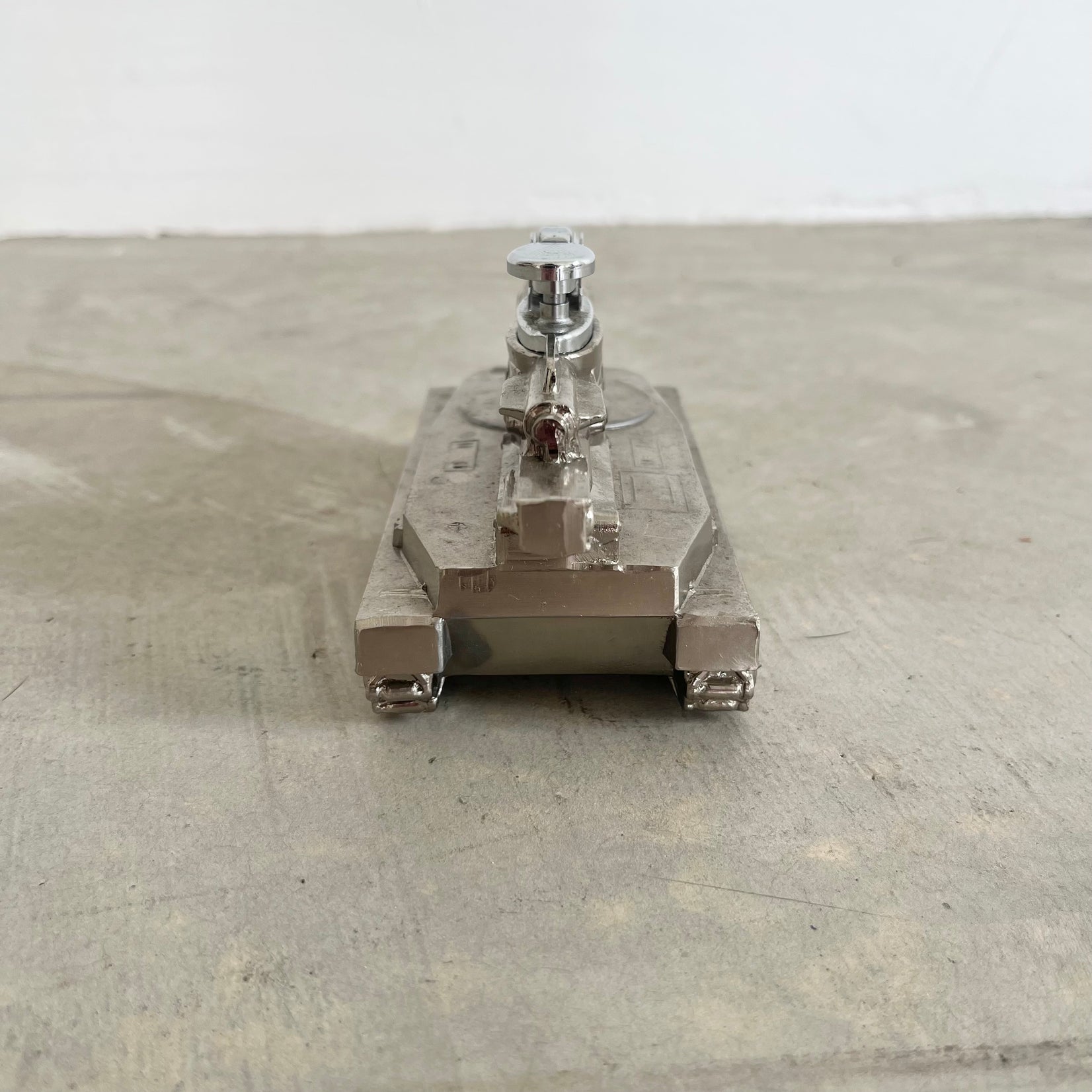 Tank Table Lighter