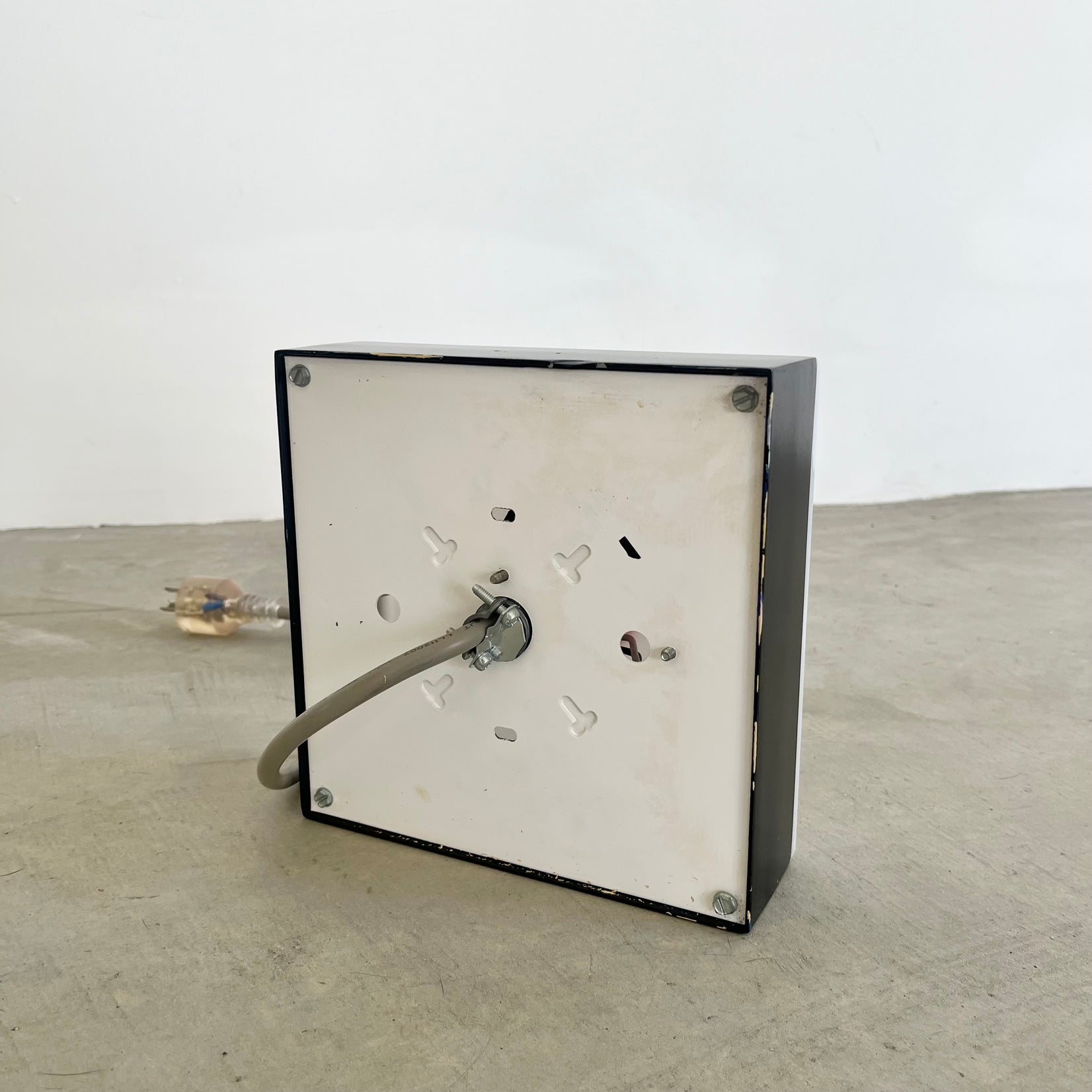 Illuminated X-Ray Sign