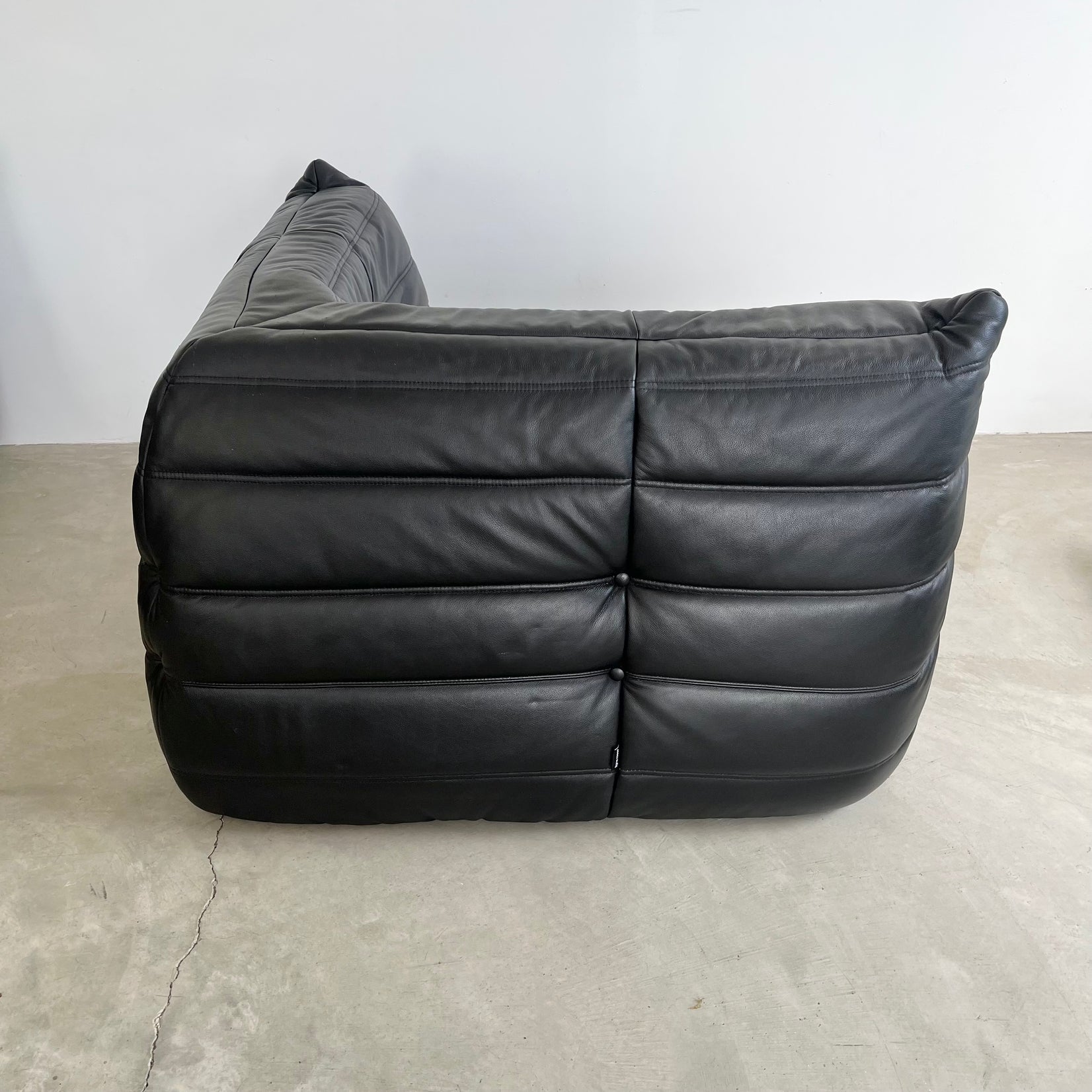 Black Leather Corner Togo Seat