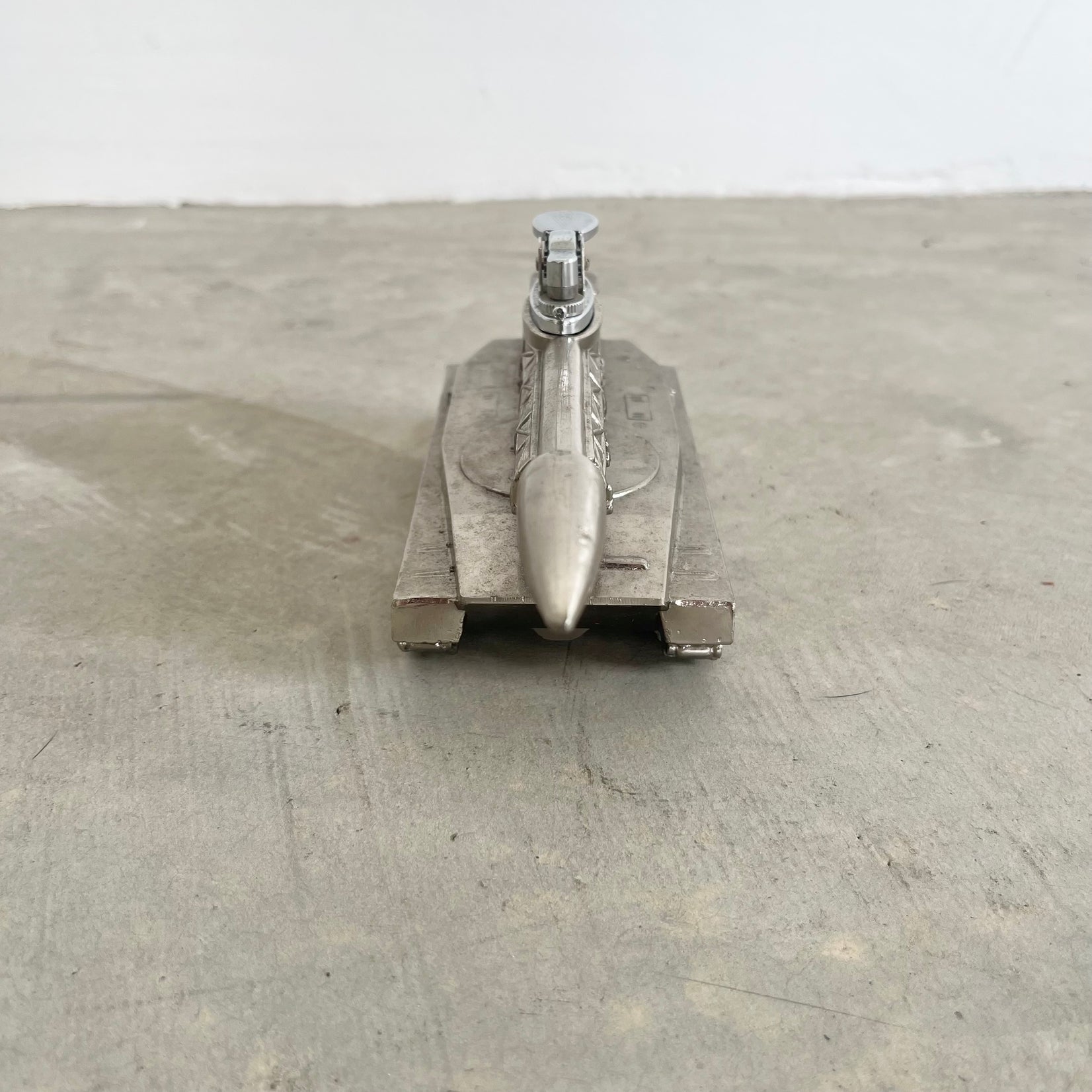 Tank Table Lighter