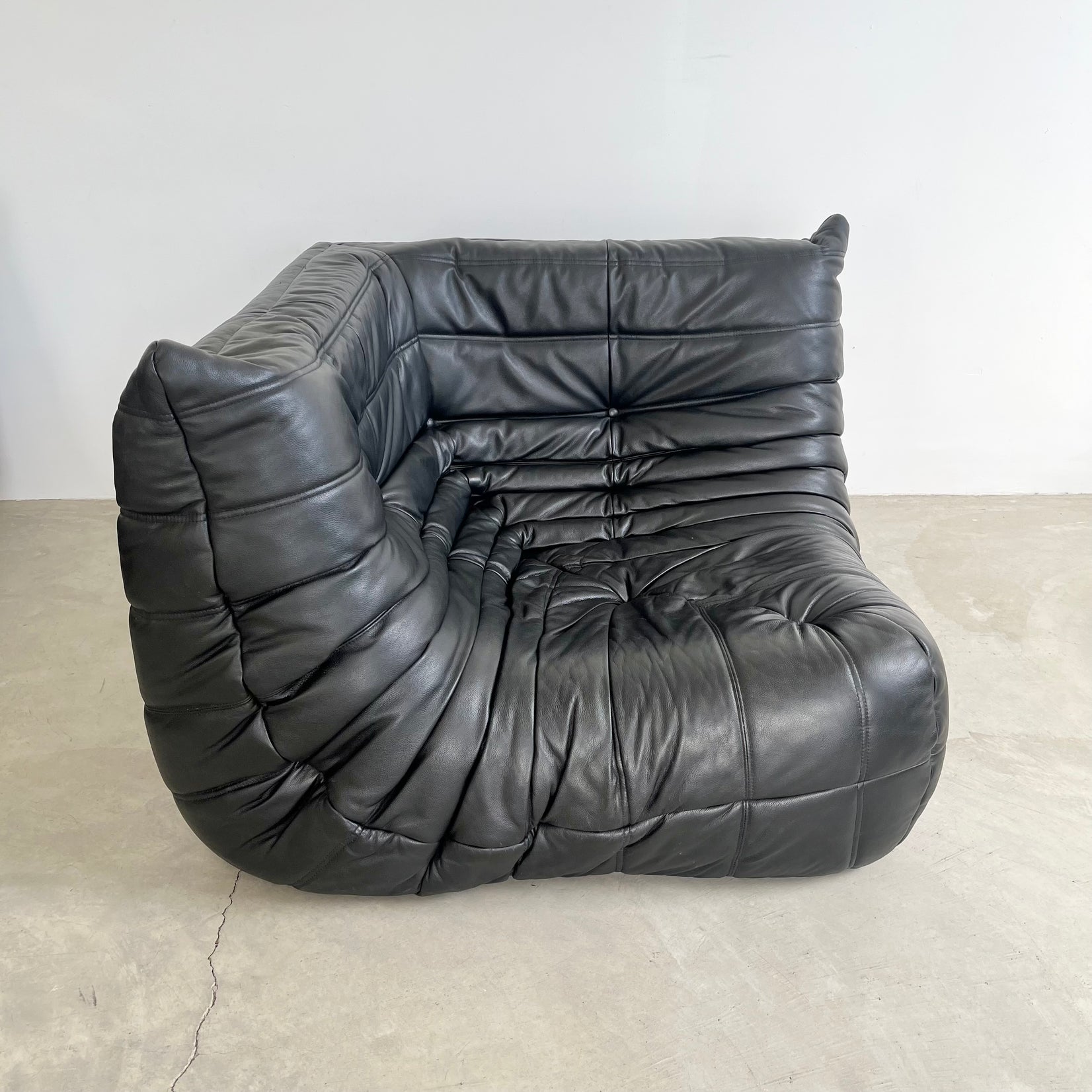 Black Leather Corner Togo Seat