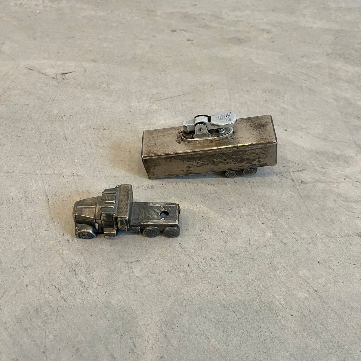 Semi Truck Table Lighter