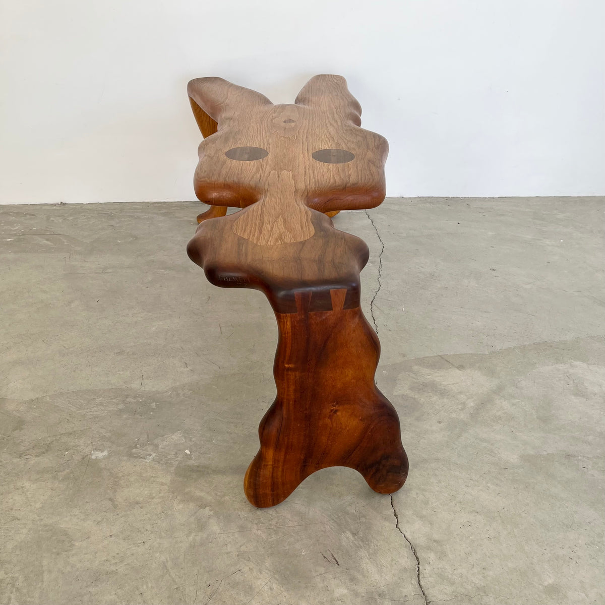"Lady Table"