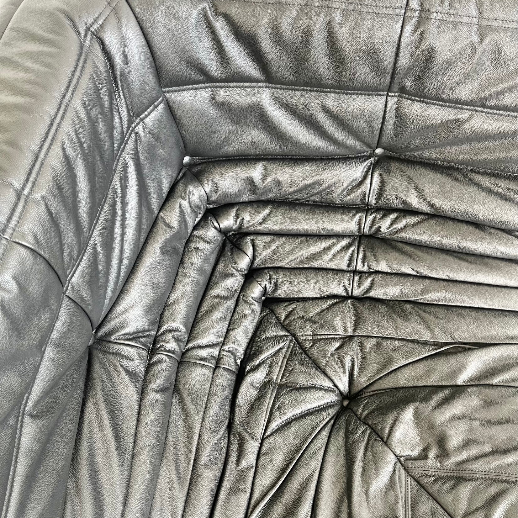 Black Leather Corner Togo Seat