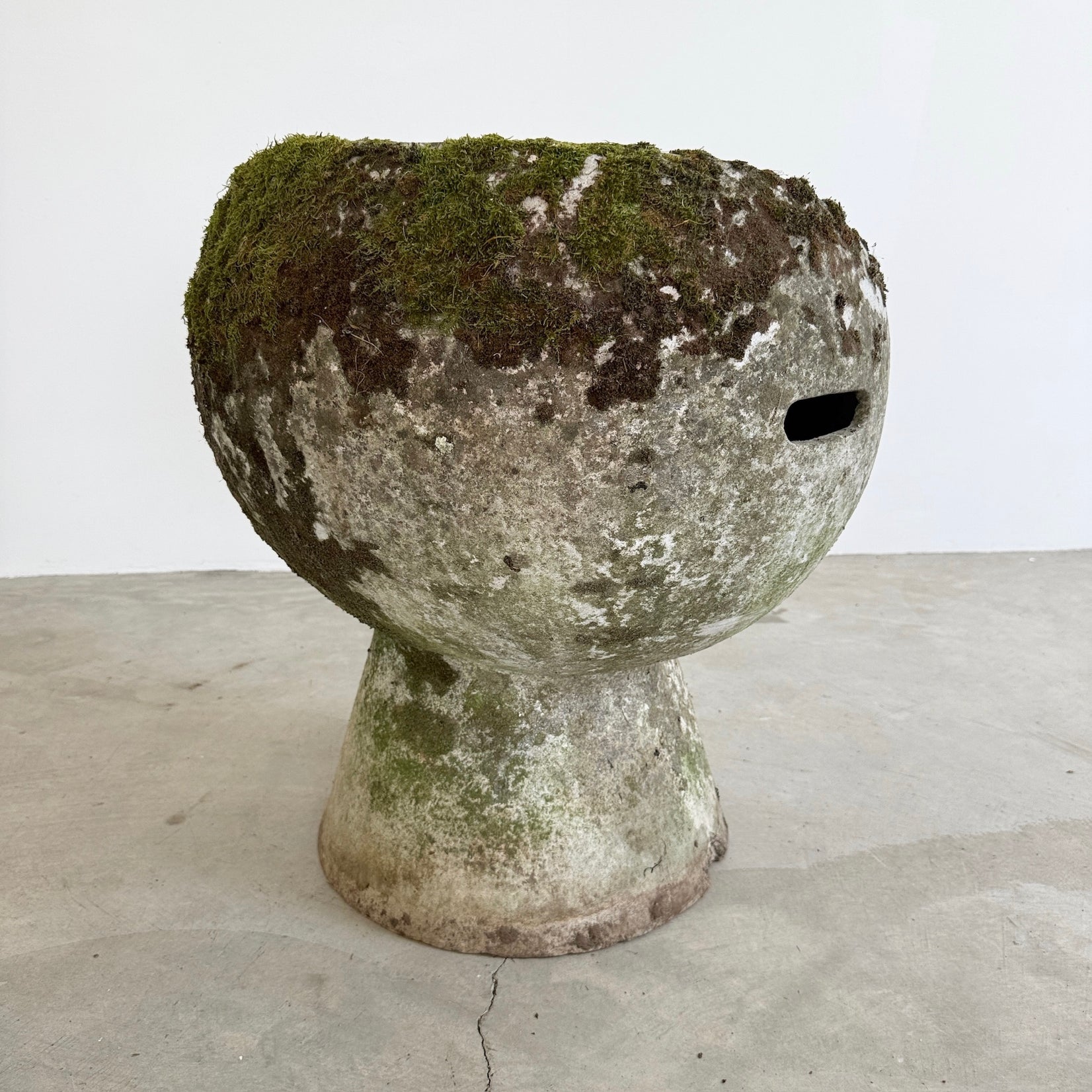 Willy Guhl Concrete Pod Chair, 1960s Switzerland