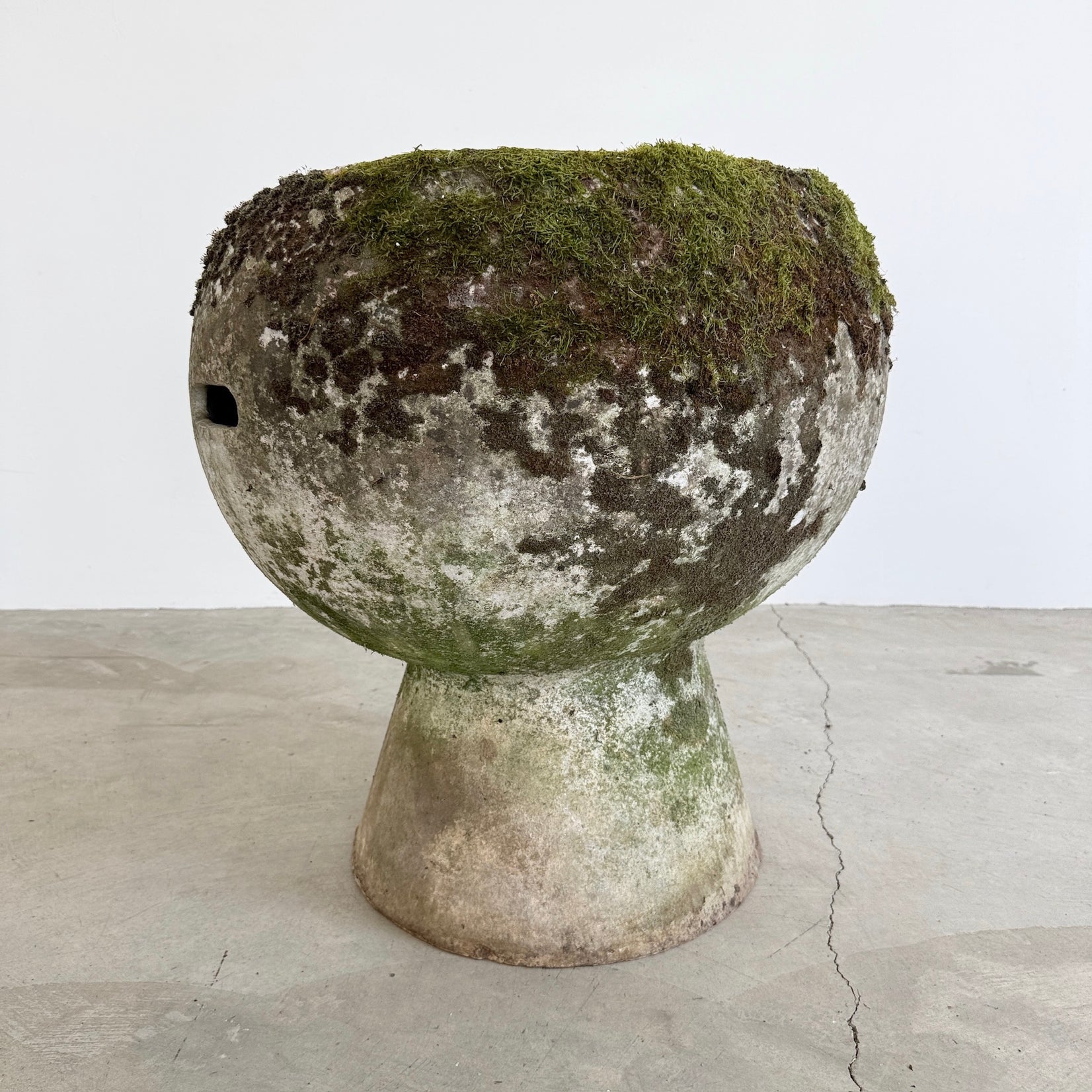 Willy Guhl Concrete Pod Chair, 1960s Switzerland