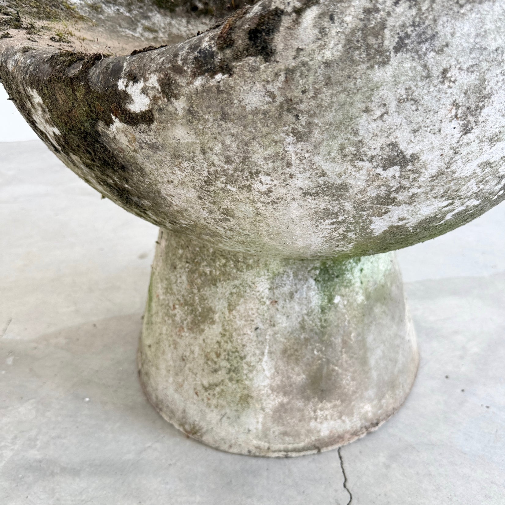 Willy Guhl Concrete Pod Chair, 1960s Switzerland