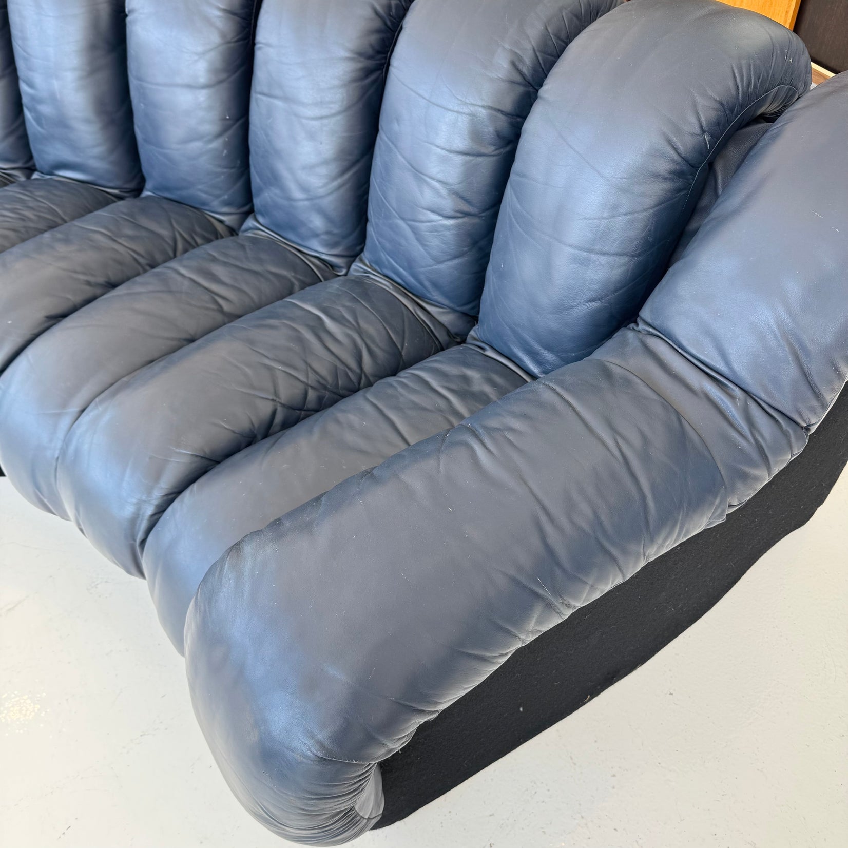 Non-Stop 10 Element Leather Sofa