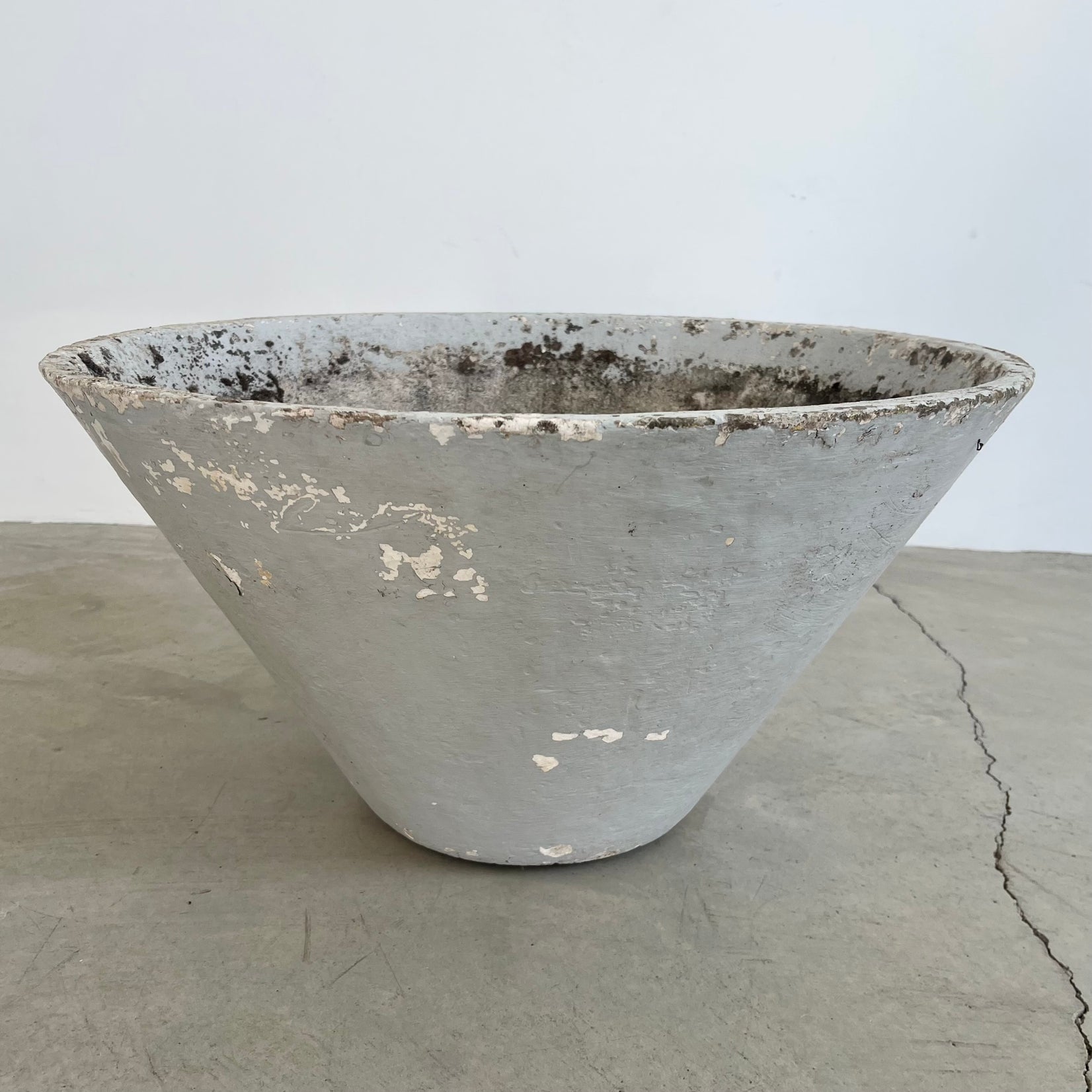 Small Concrete Flower pot by Willy Guhl, 1960s Switzerland