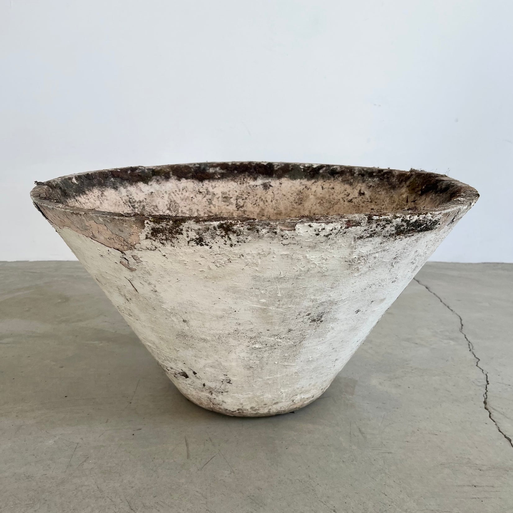Small Concrete Flower pot by Willy Guhl, 1960s Switzerland