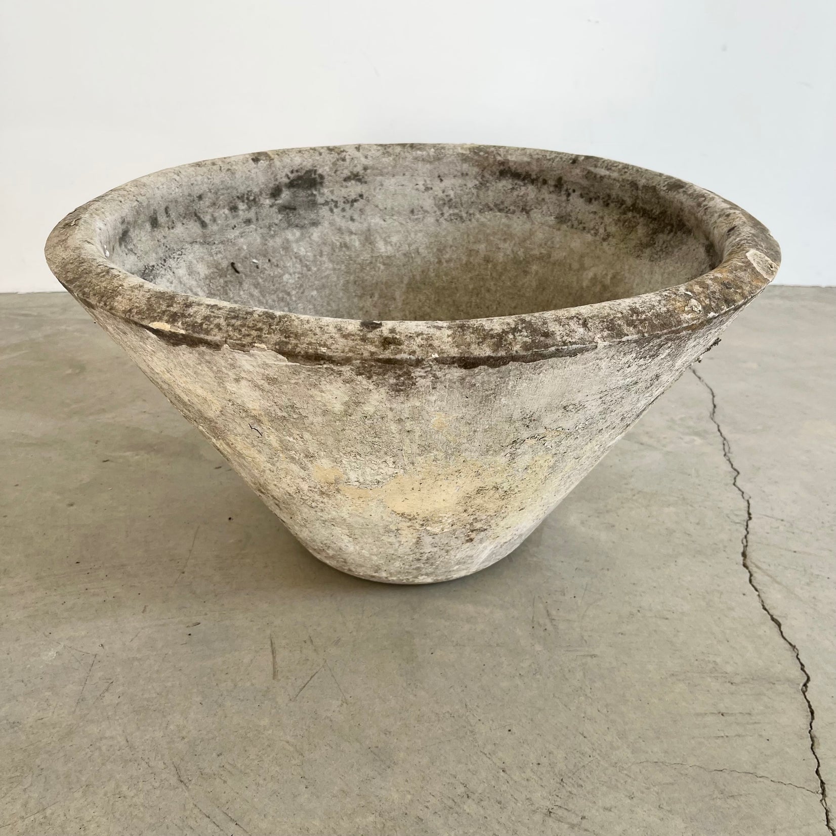 Small Concrete Flower pot by Willy Guhl, 1960s Switzerland