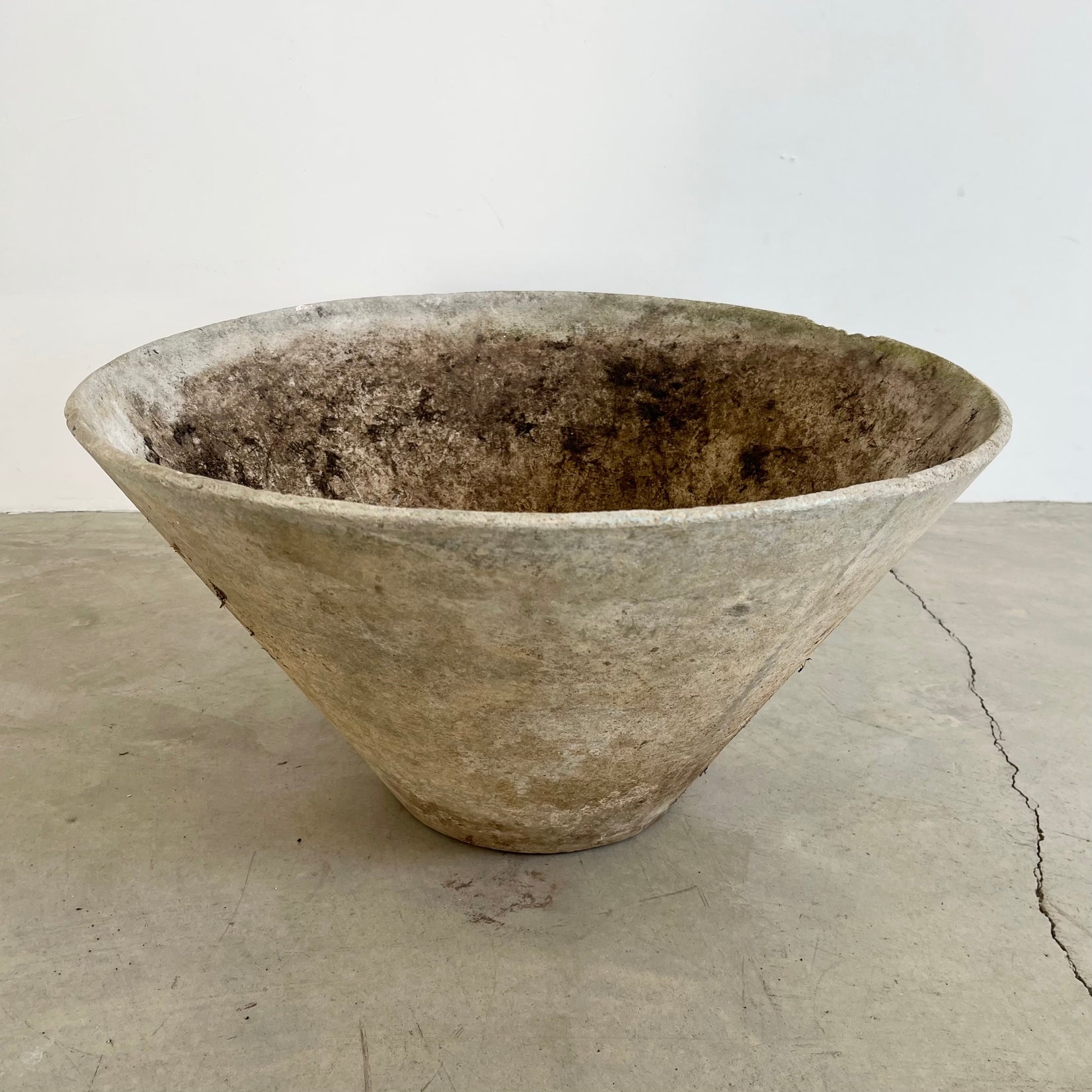 Small Concrete Flower pot by Willy Guhl, 1960s Switzerland