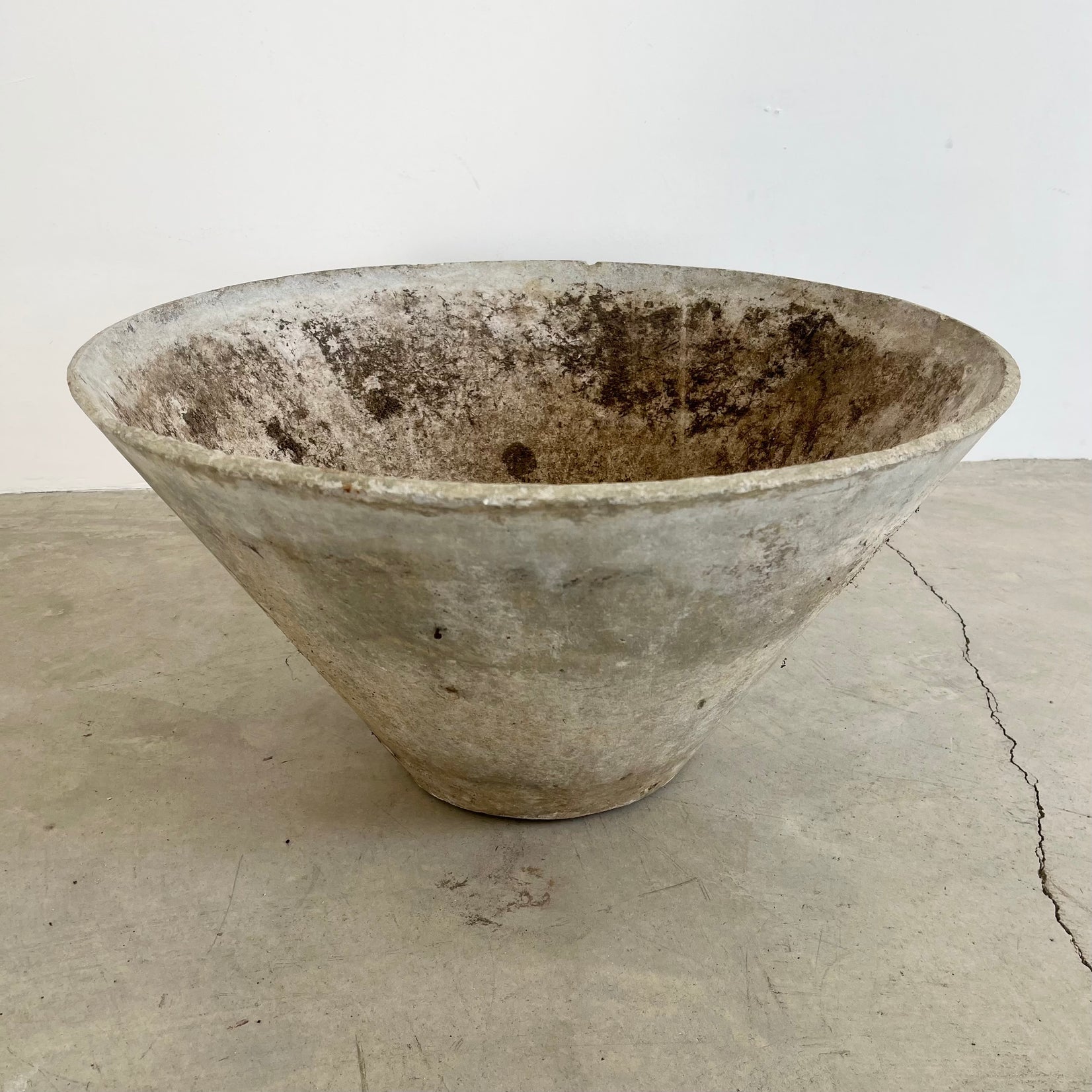 Small Concrete Flower pot by Willy Guhl, 1960s Switzerland