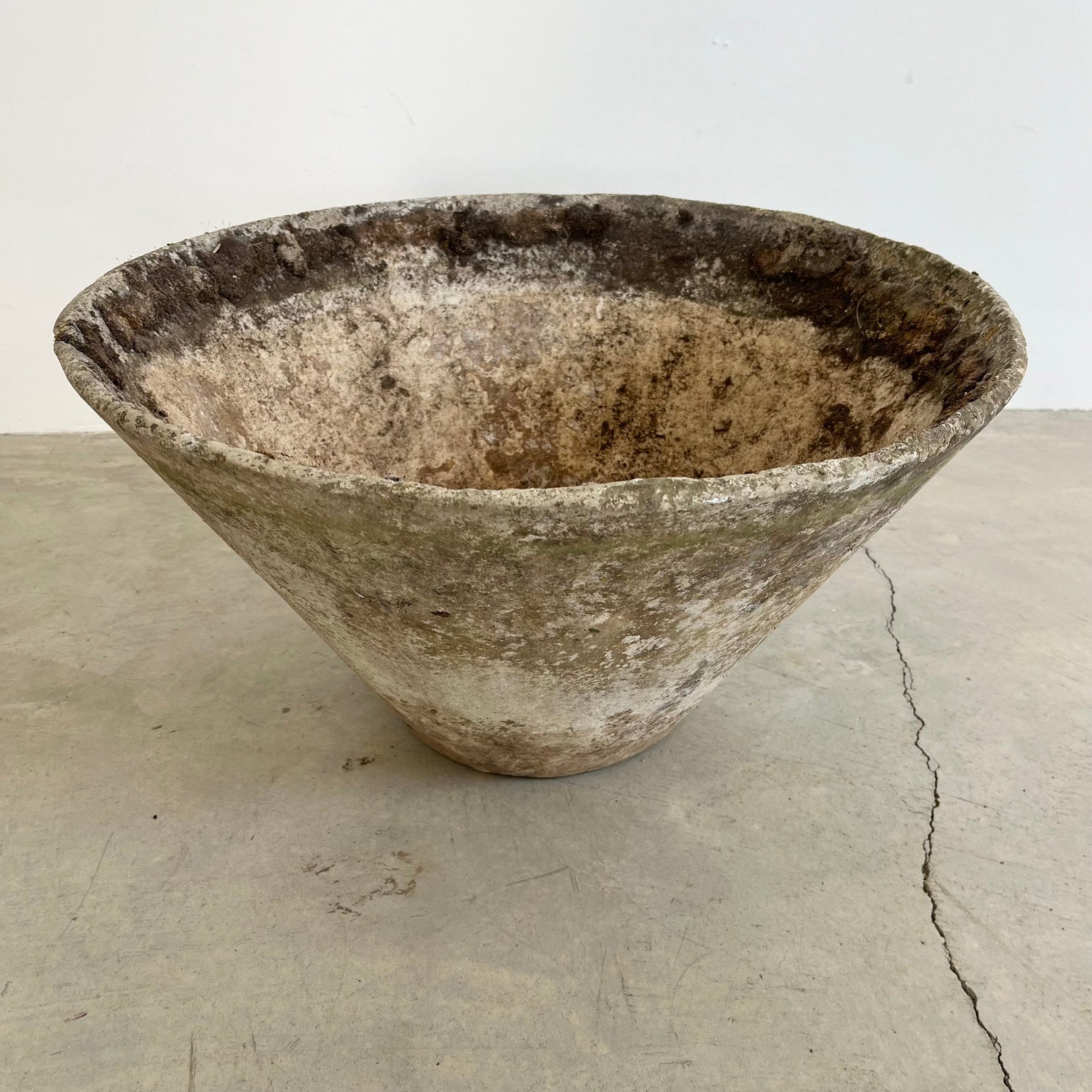 Small Concrete Flower pot by Willy Guhl, 1960s Switzerland