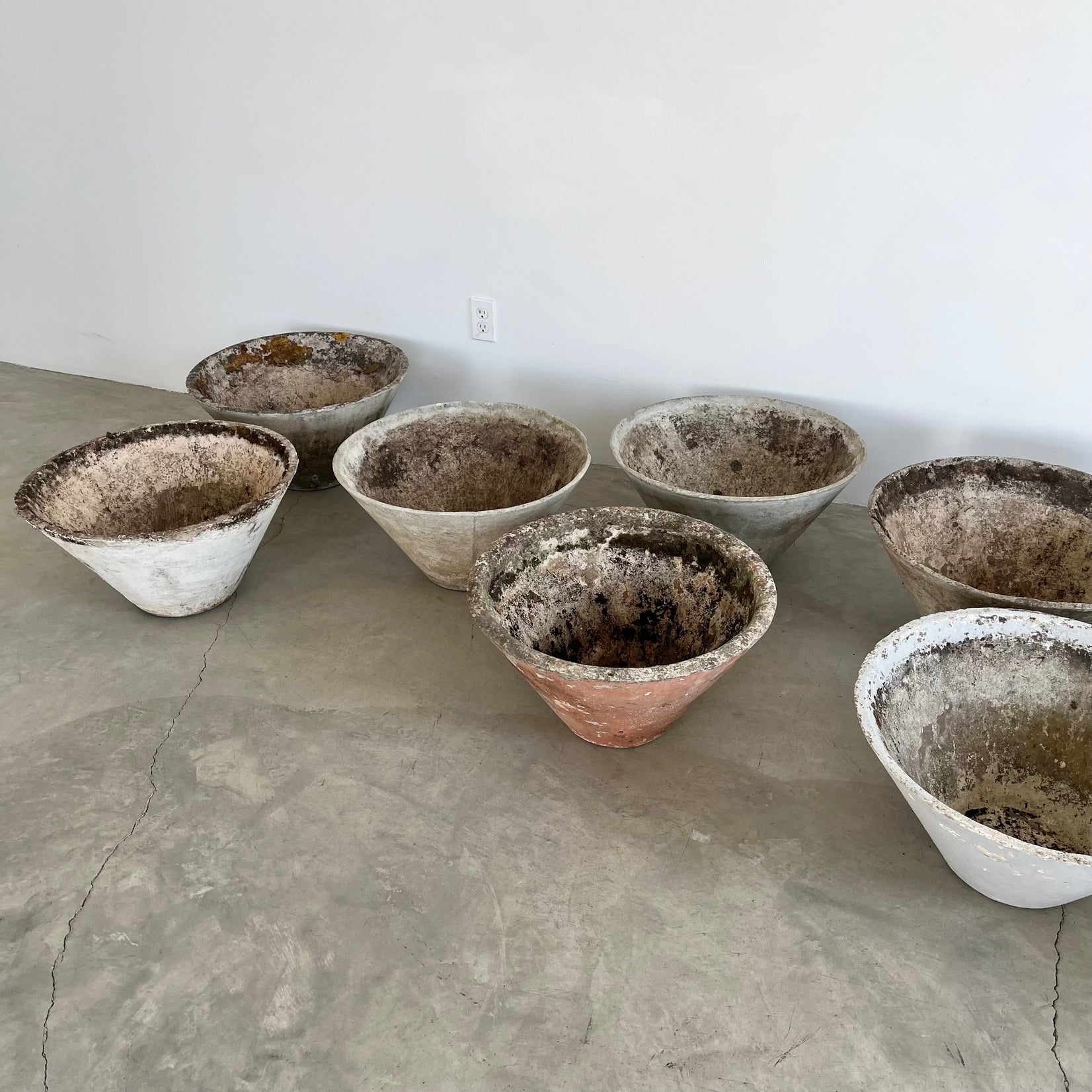 Small Concrete Flower pot by Willy Guhl, 1960s Switzerland