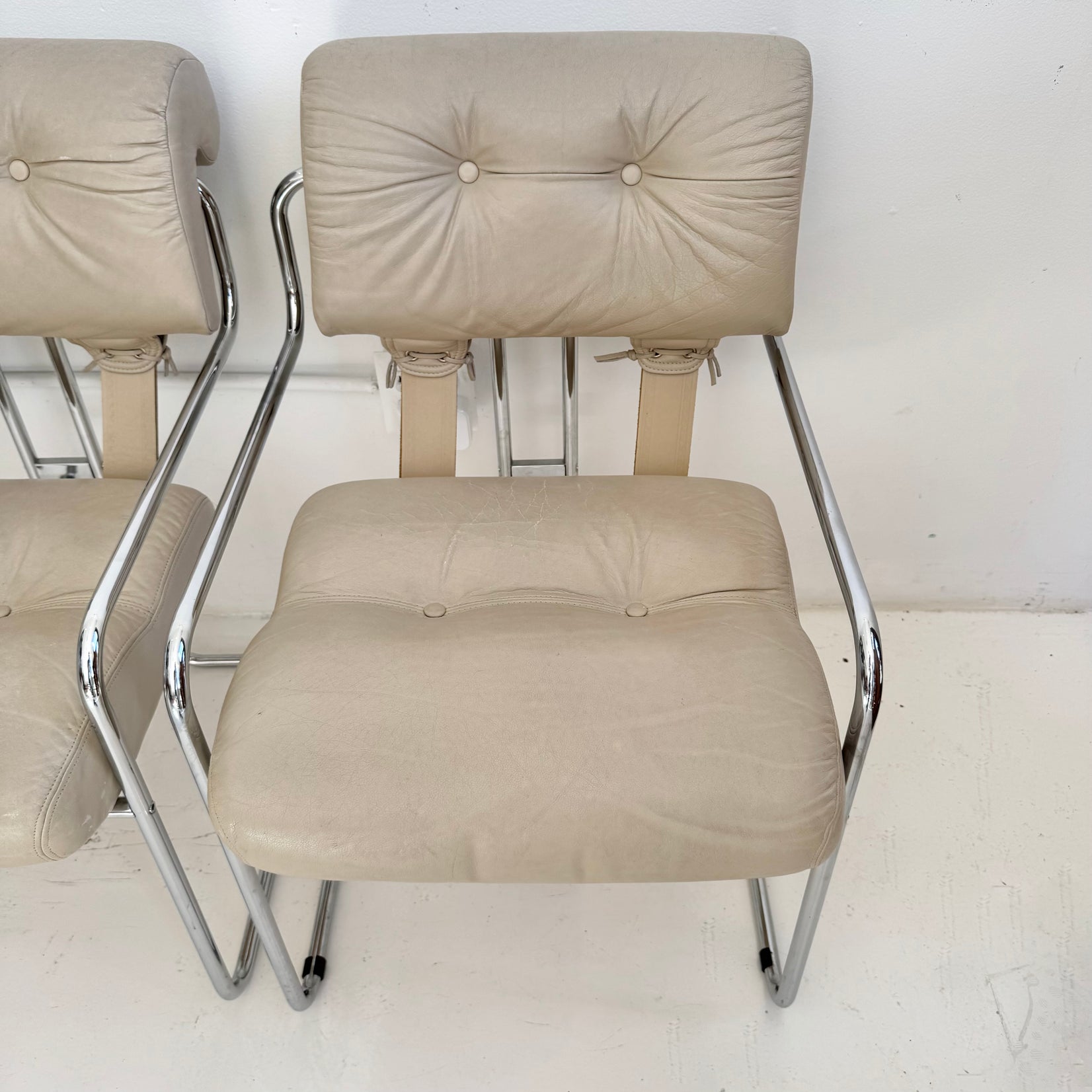 Set of 4 Grey Leather Tucroma Dining Chairs