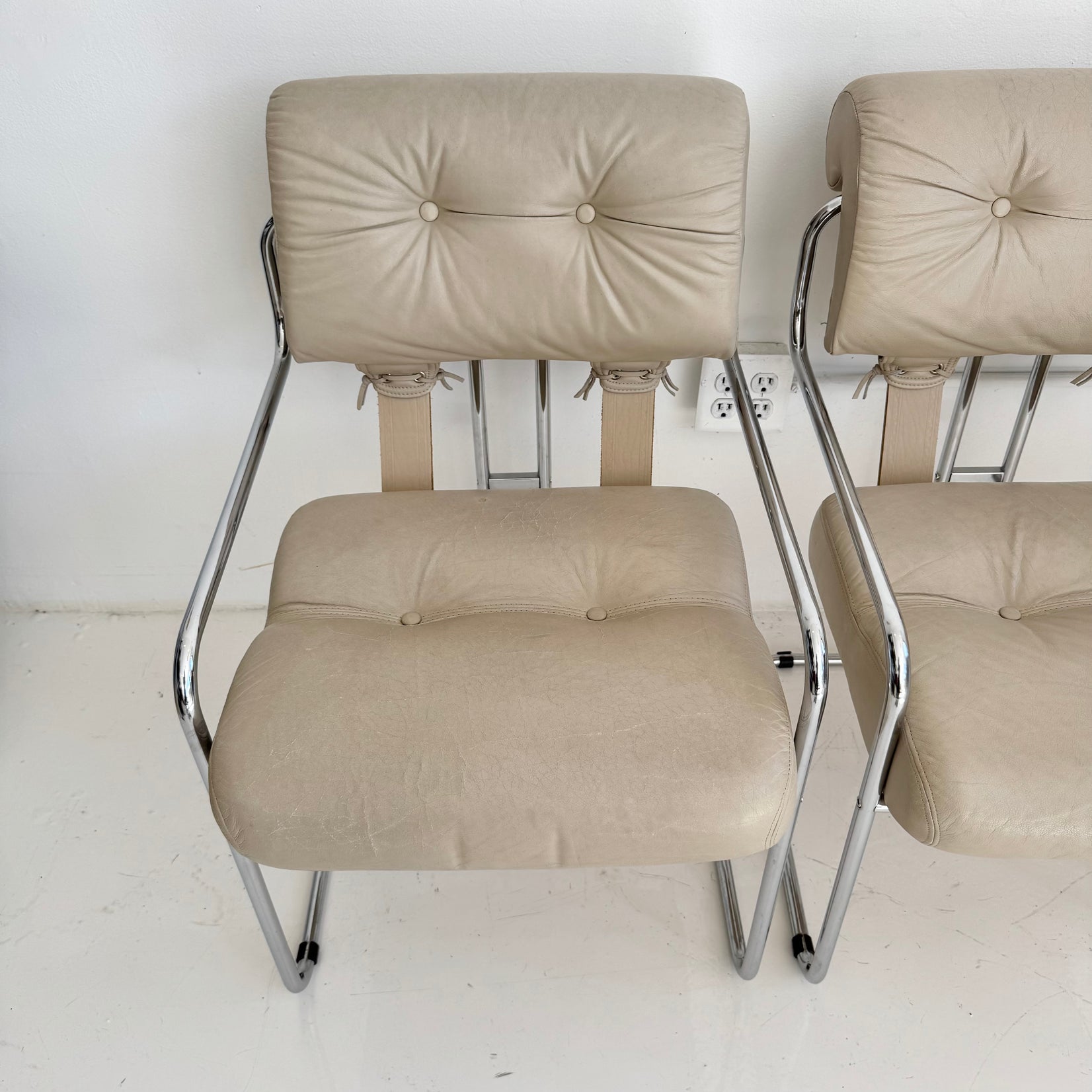 Set of 4 Grey Leather Tucroma Dining Chairs