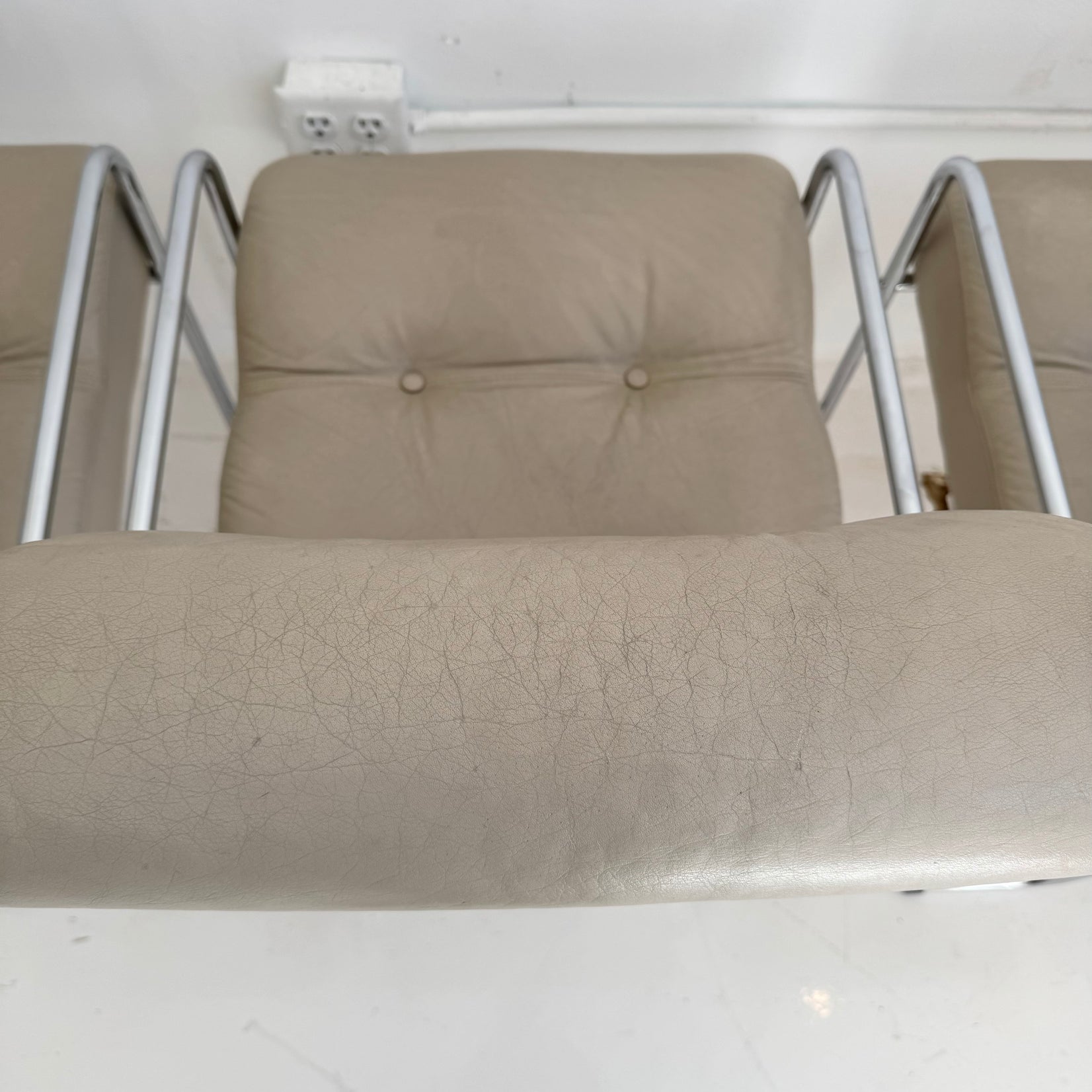 Set of 4 Grey Leather Tucroma Dining Chairs