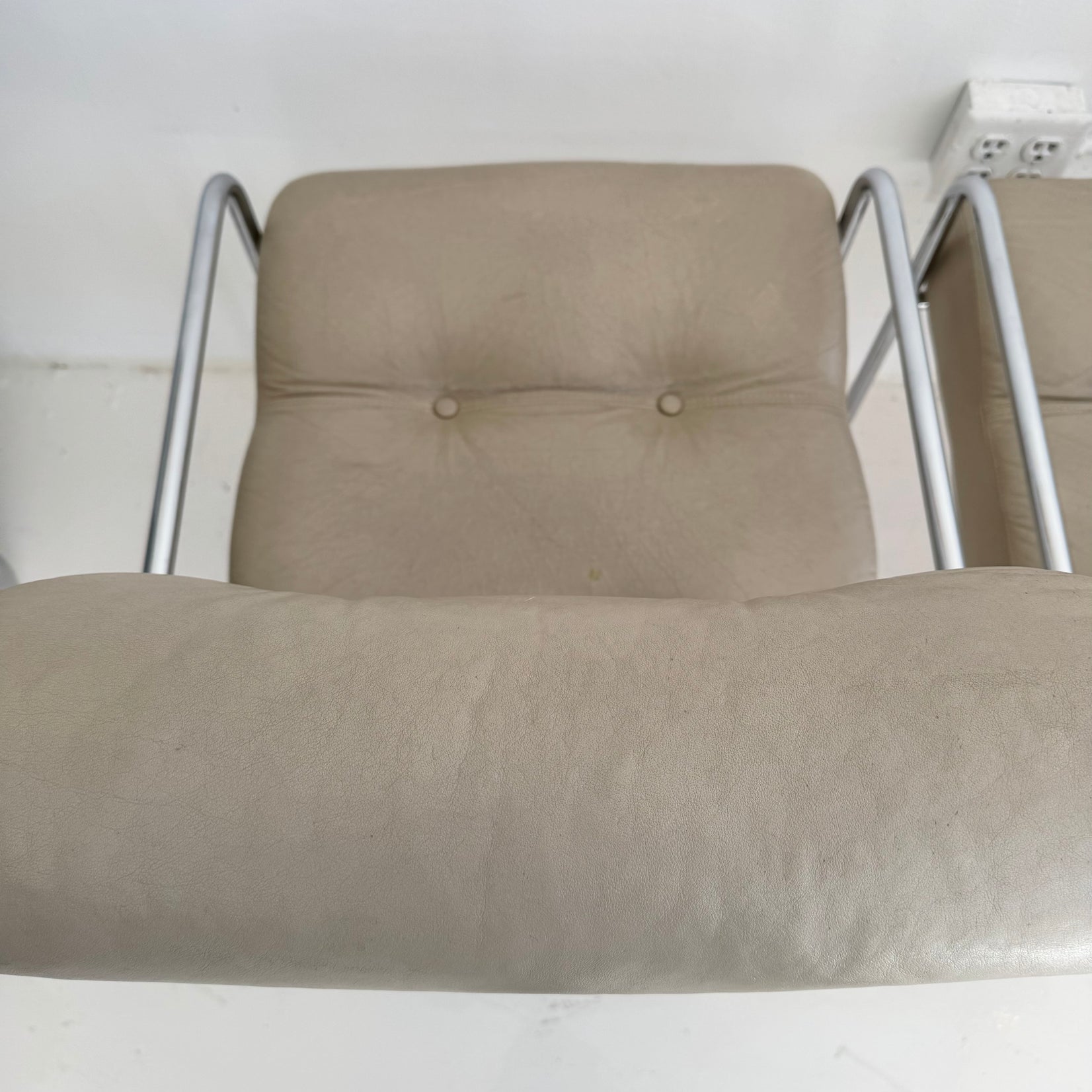 Set of 4 Grey Leather Tucroma Dining Chairs