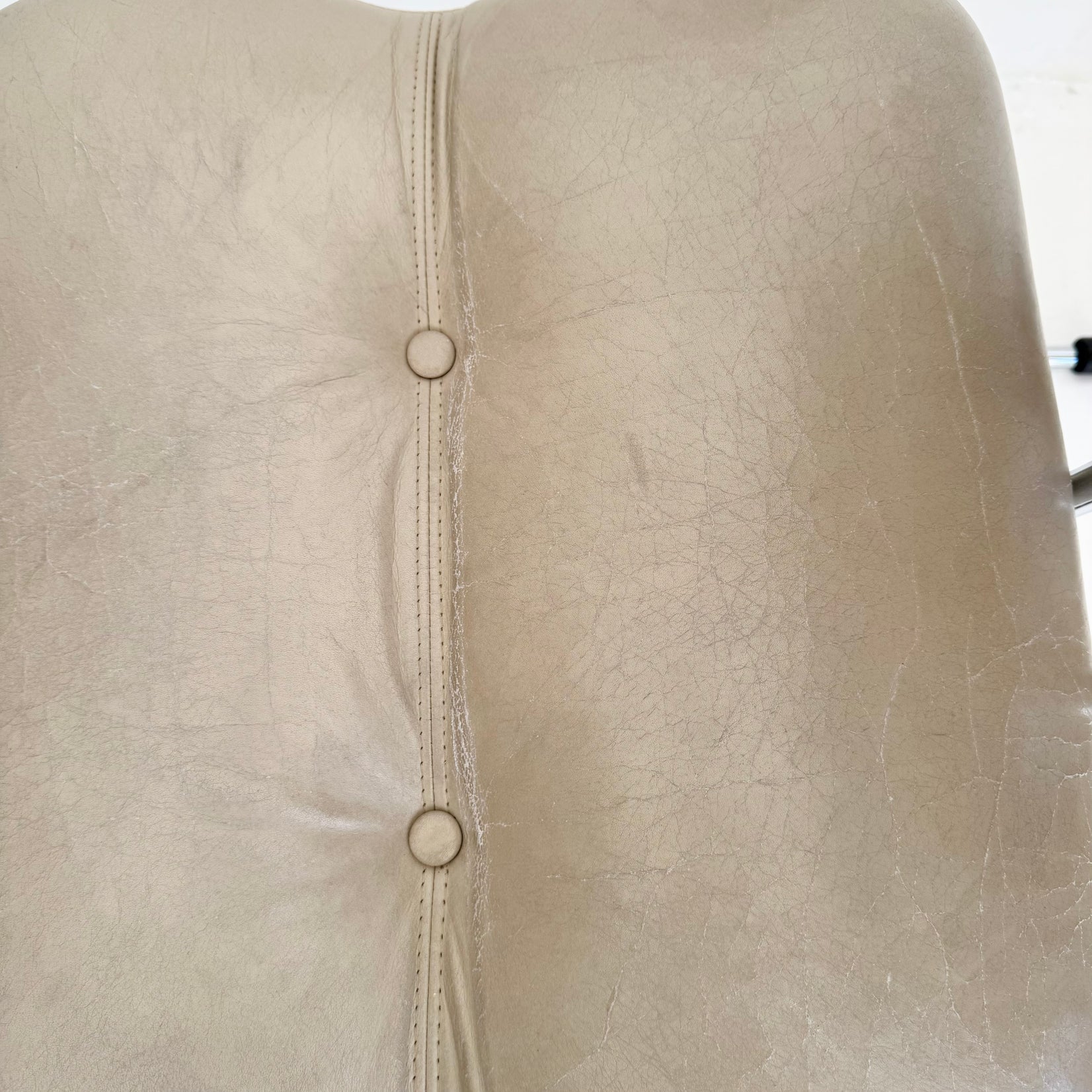 Set of 4 Grey Leather Tucroma Dining Chairs