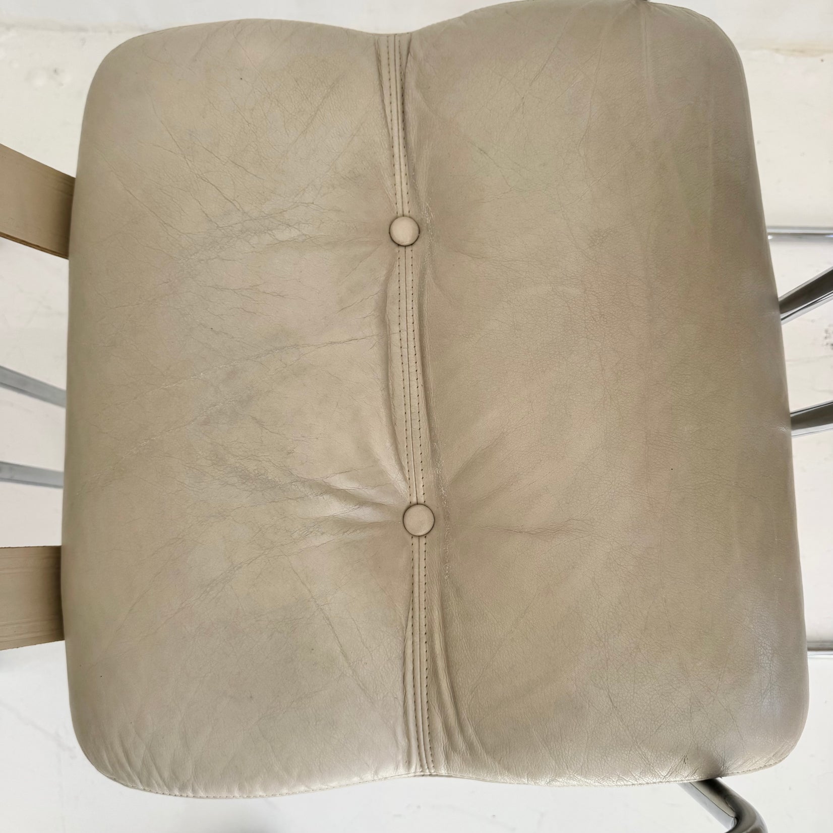 Set of 4 Grey Leather Tucroma Dining Chairs