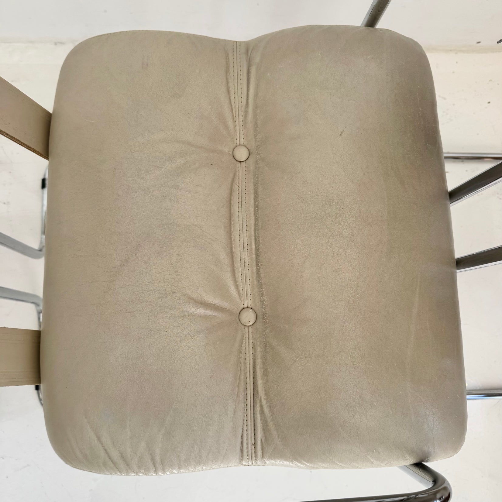 Set of 4 Grey Leather Tucroma Dining Chairs