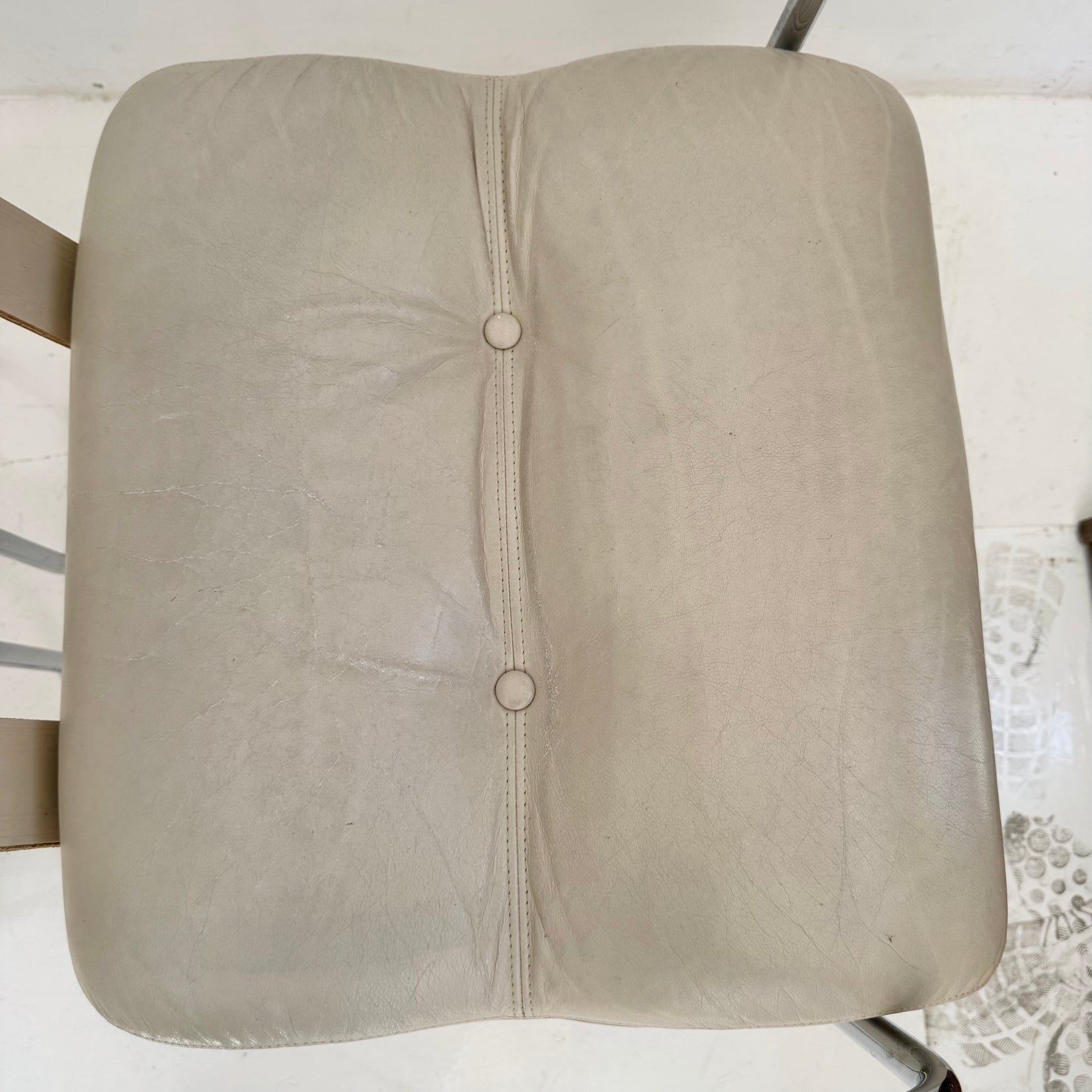 Set of 4 Grey Leather Tucroma Dining Chairs