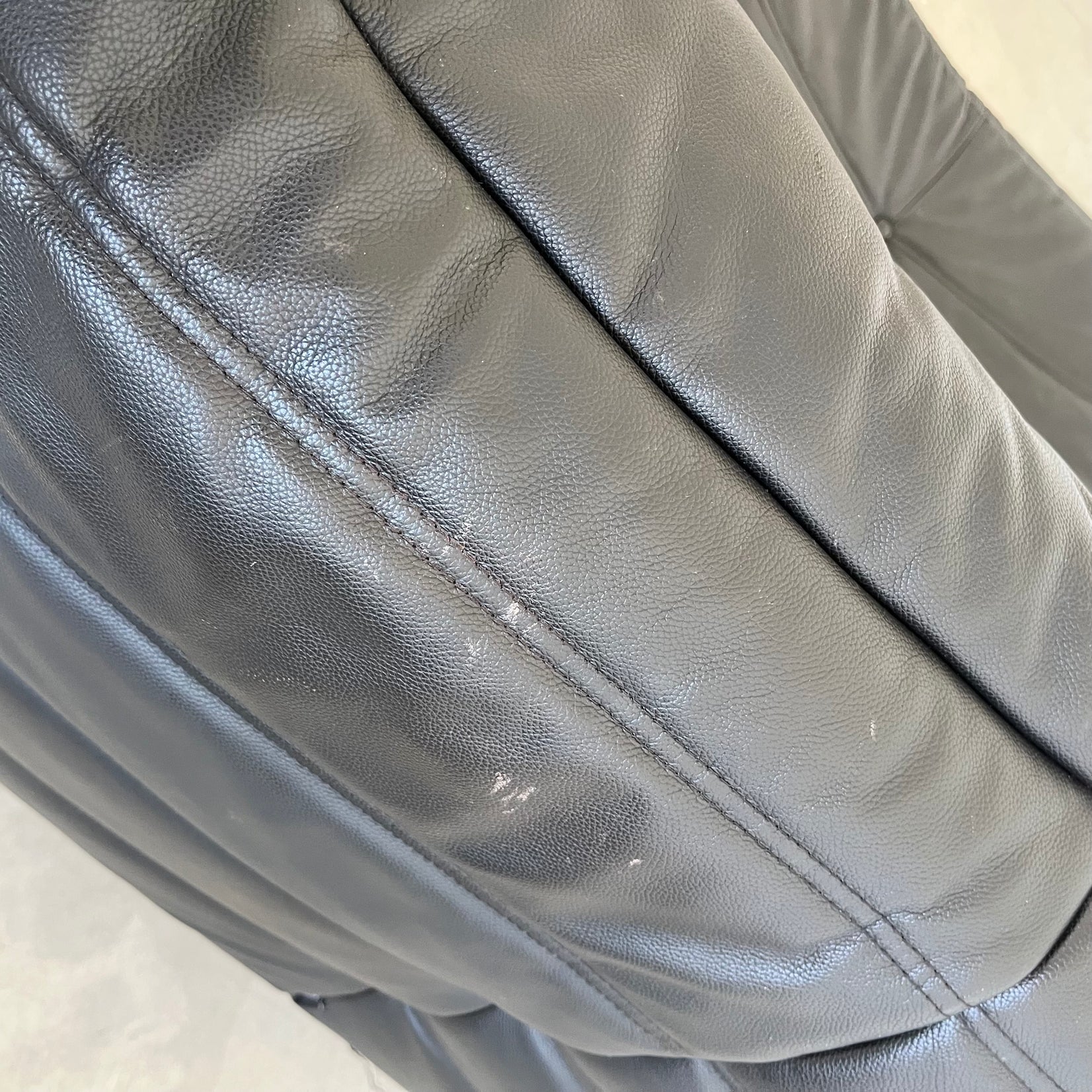 Black leather Fireside Togo Seat