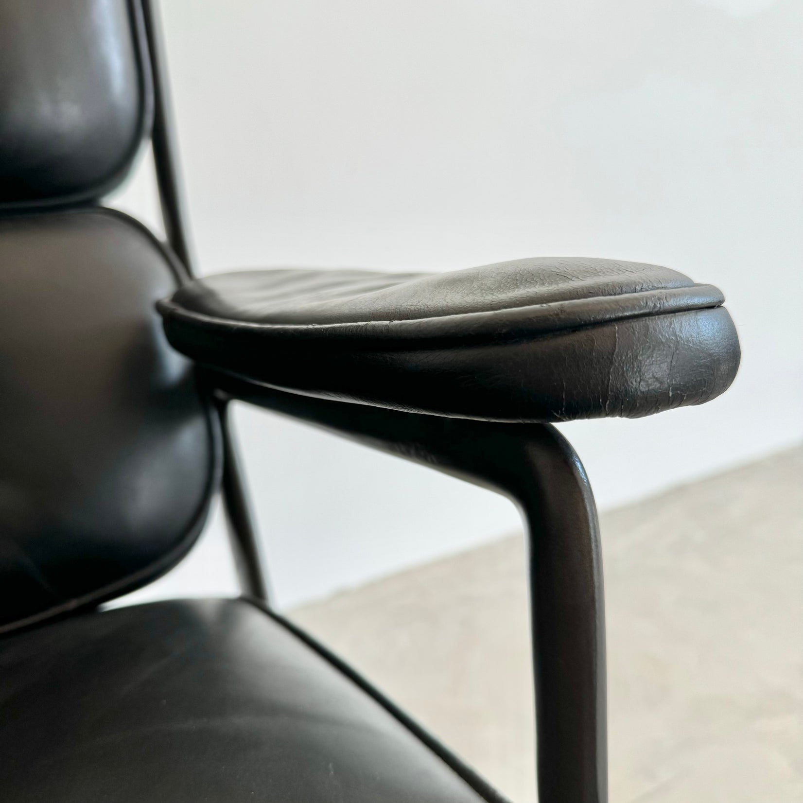 Eames Time Life Lobby Lounge Chair in Black Leather for Herman Miller, 1980s USA