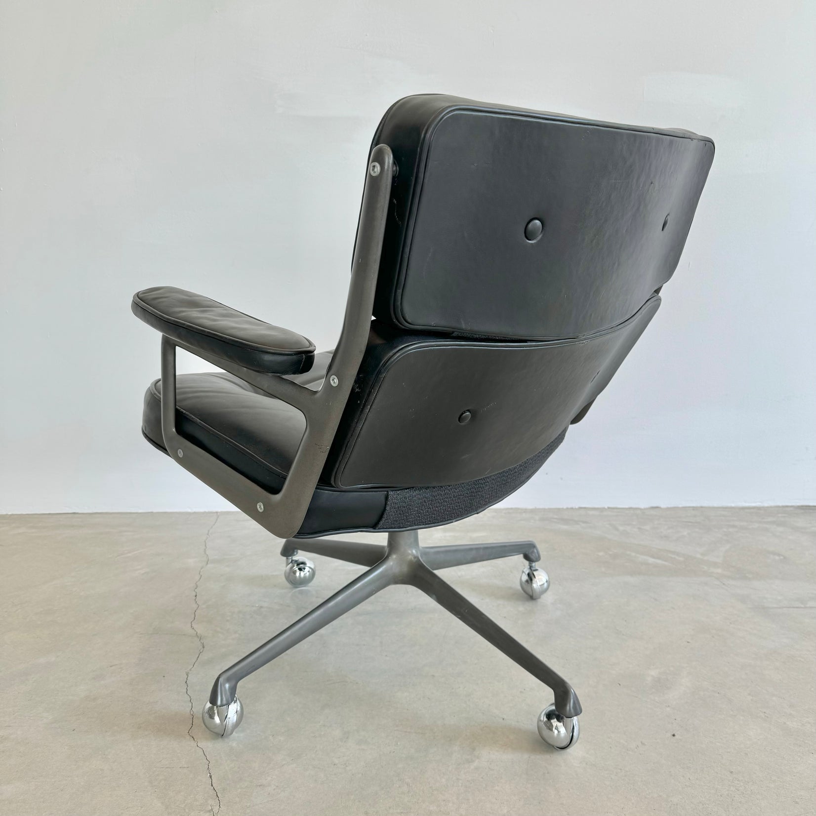 Eames Time Life Lobby Lounge Chair in Black Leather for Herman Miller, 1980s USA