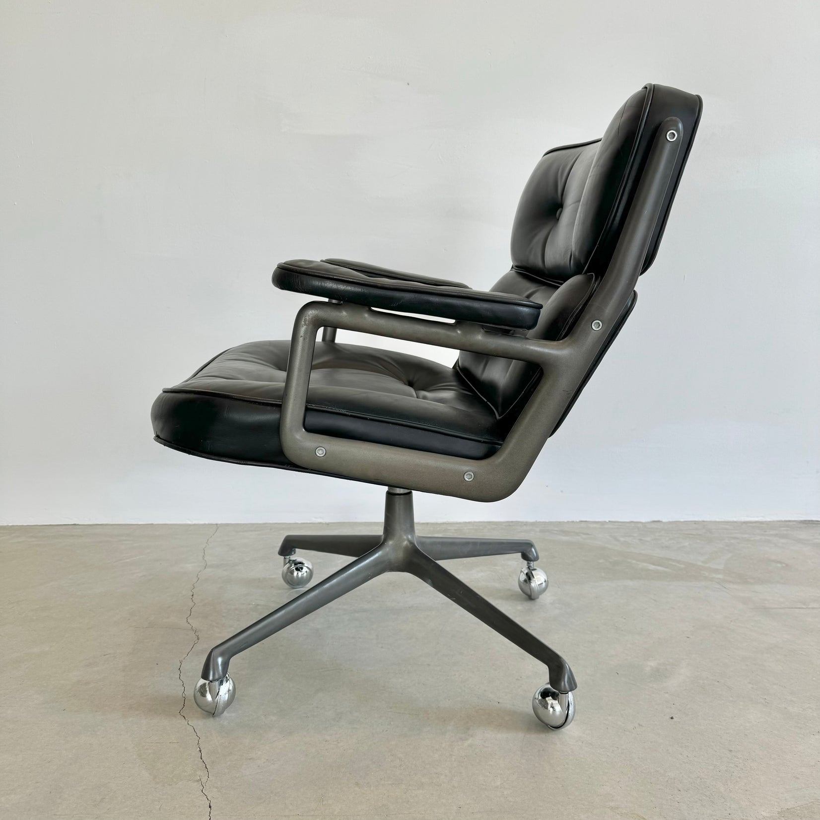 Eames Time Life Lobby Lounge Chair in Black Leather for Herman Miller, 1980s USA