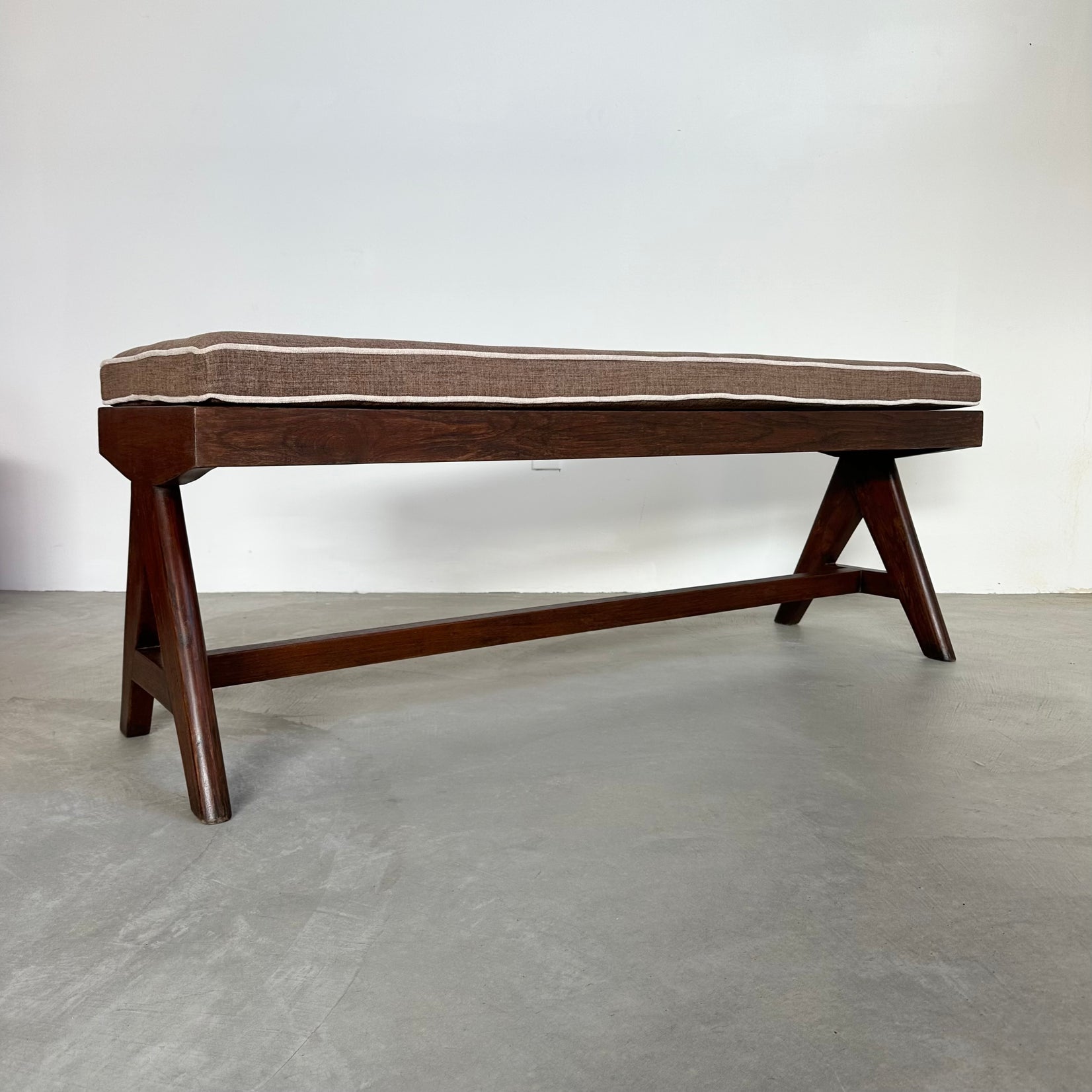 Pierre Jeanneret A Leg Bench