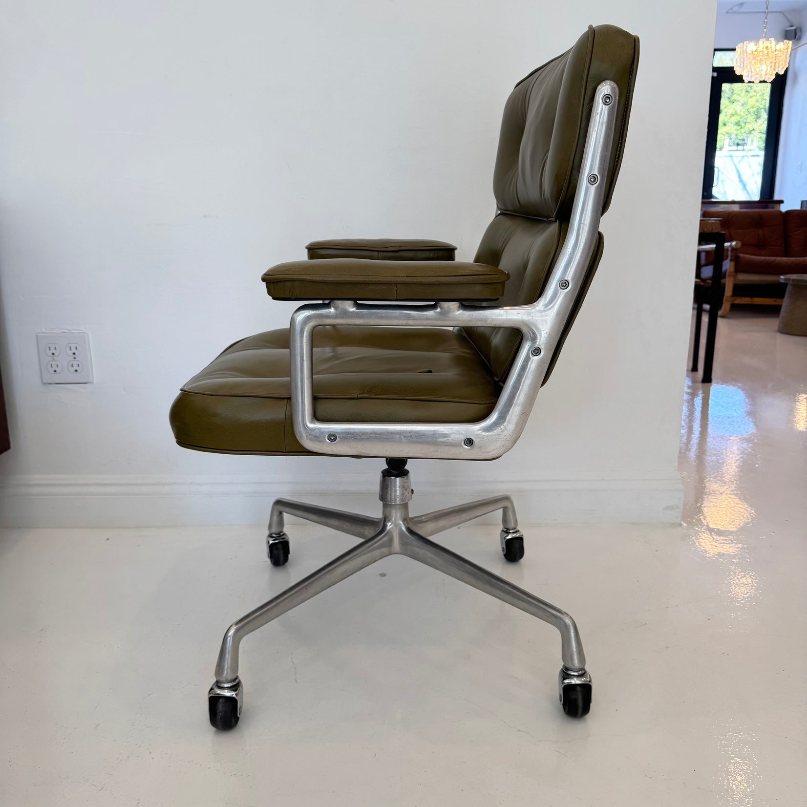 Time Life Chair in Olive Leather for Herman Miller