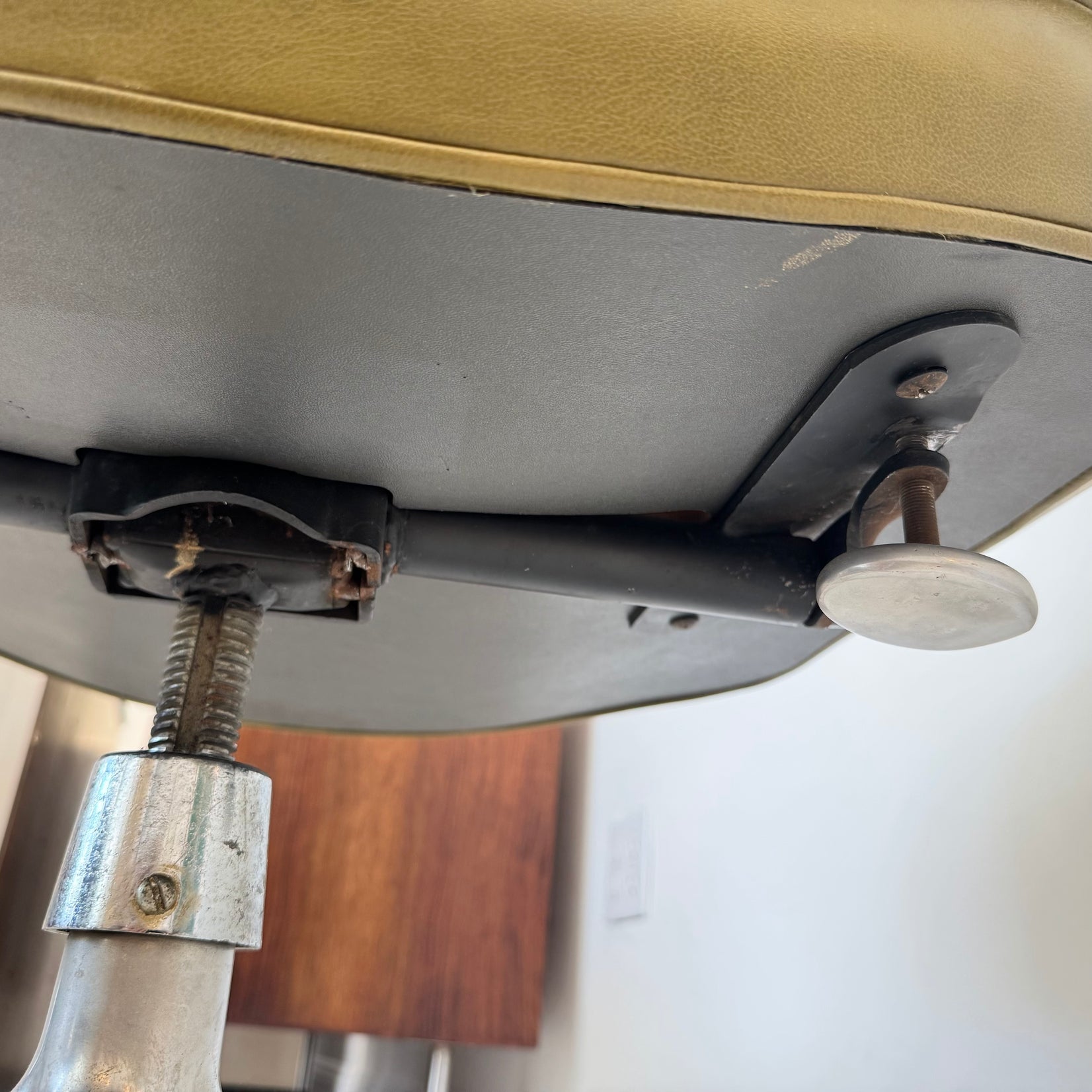 Time Life Chair in Olive Leather for Herman Miller