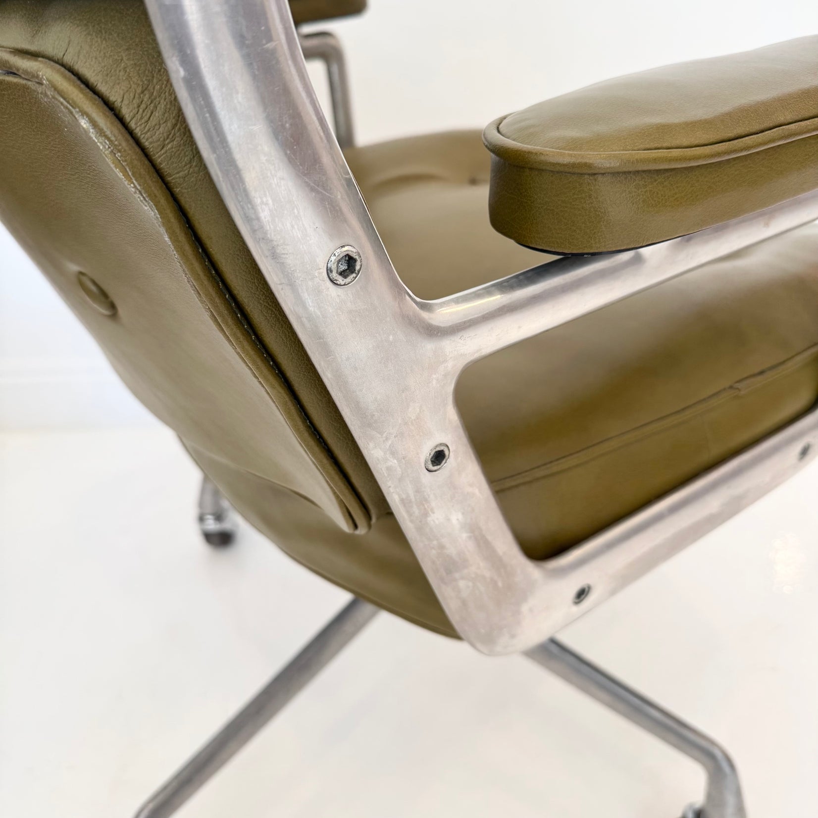 Time Life Chair in Olive Leather for Herman Miller