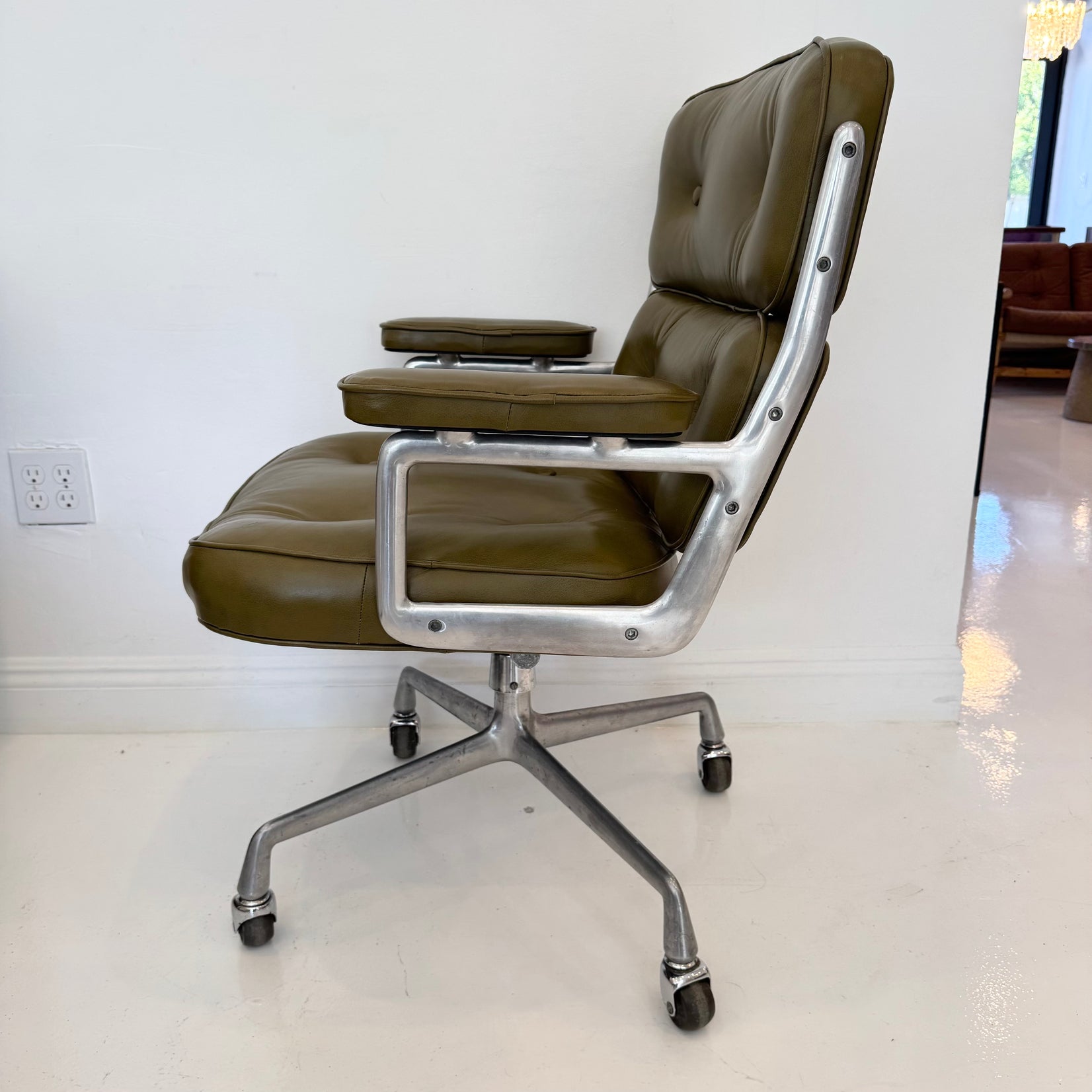 Time Life Chair in Olive Leather for Herman Miller
