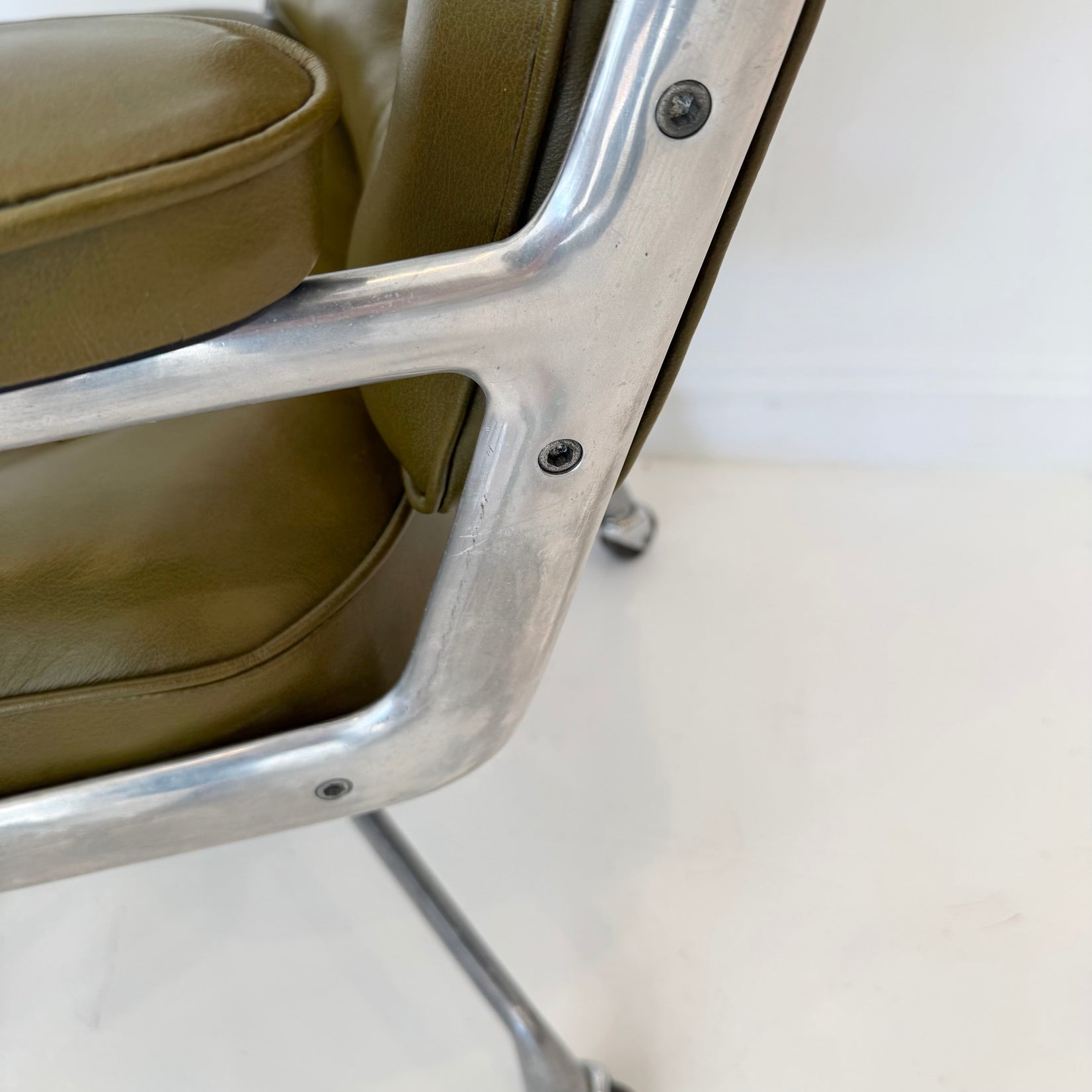 Time Life Chair in Olive Leather for Herman Miller