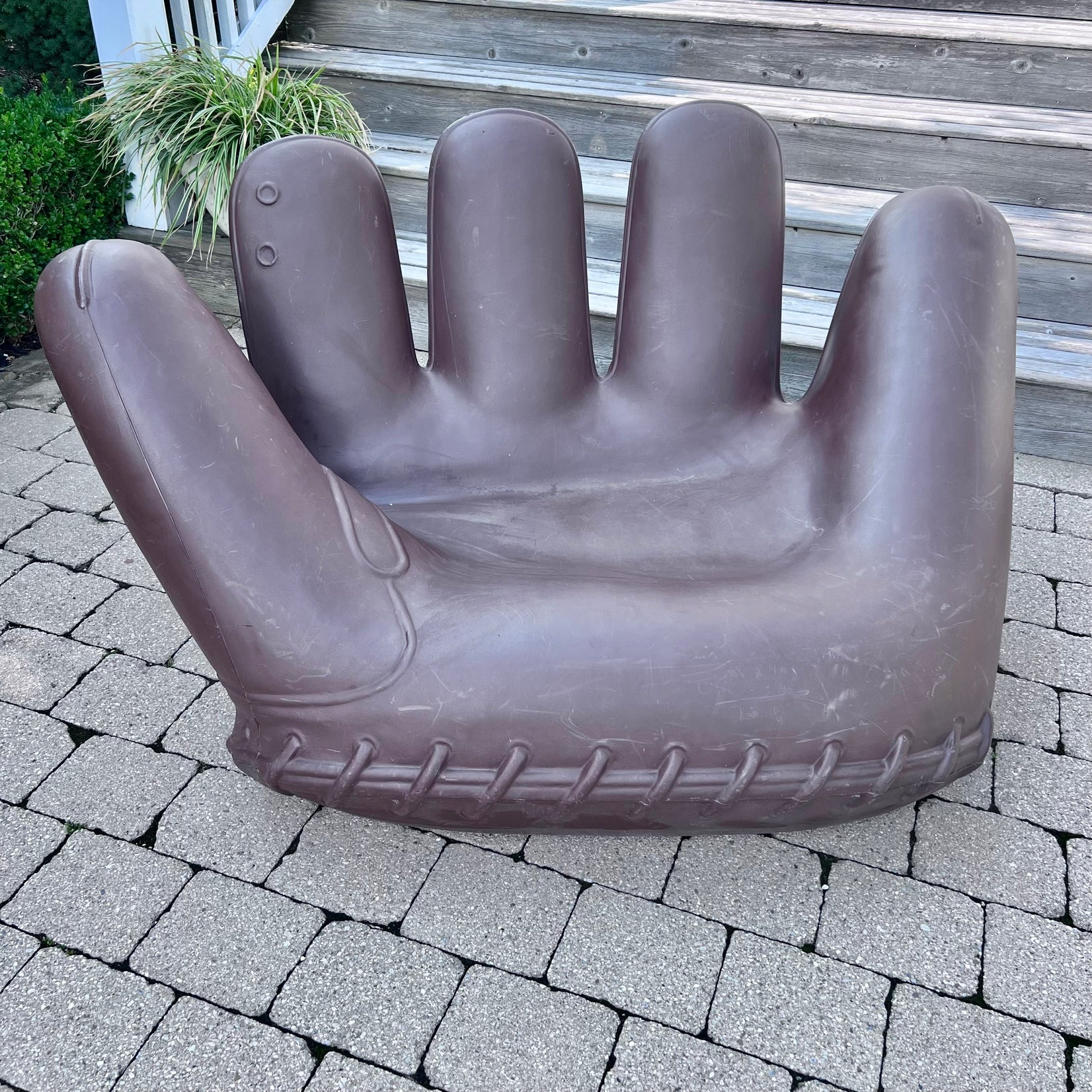 'Joe' Glove Chair