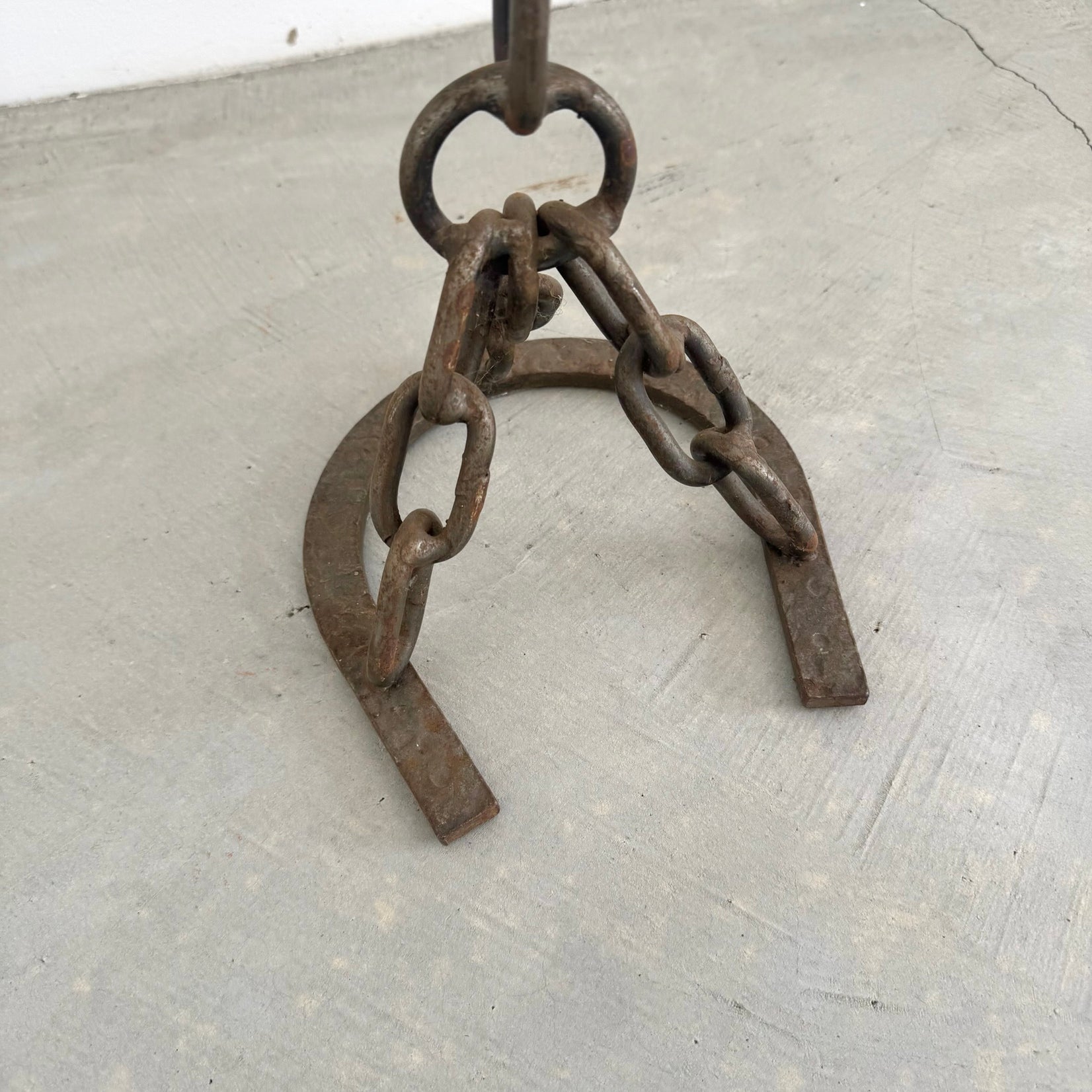 Chain Link Iron and Glass Standing Catchall