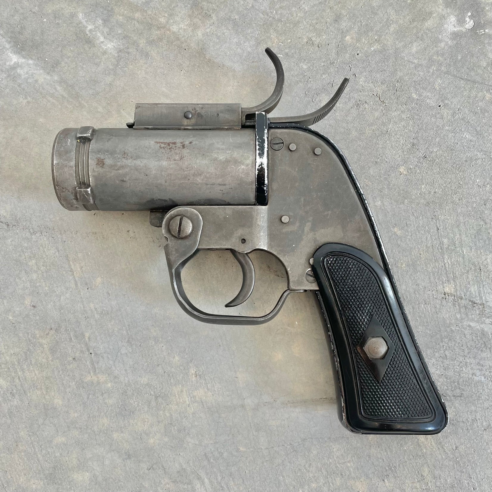 WWII AN-M8 Flare Gun, 1940s USA