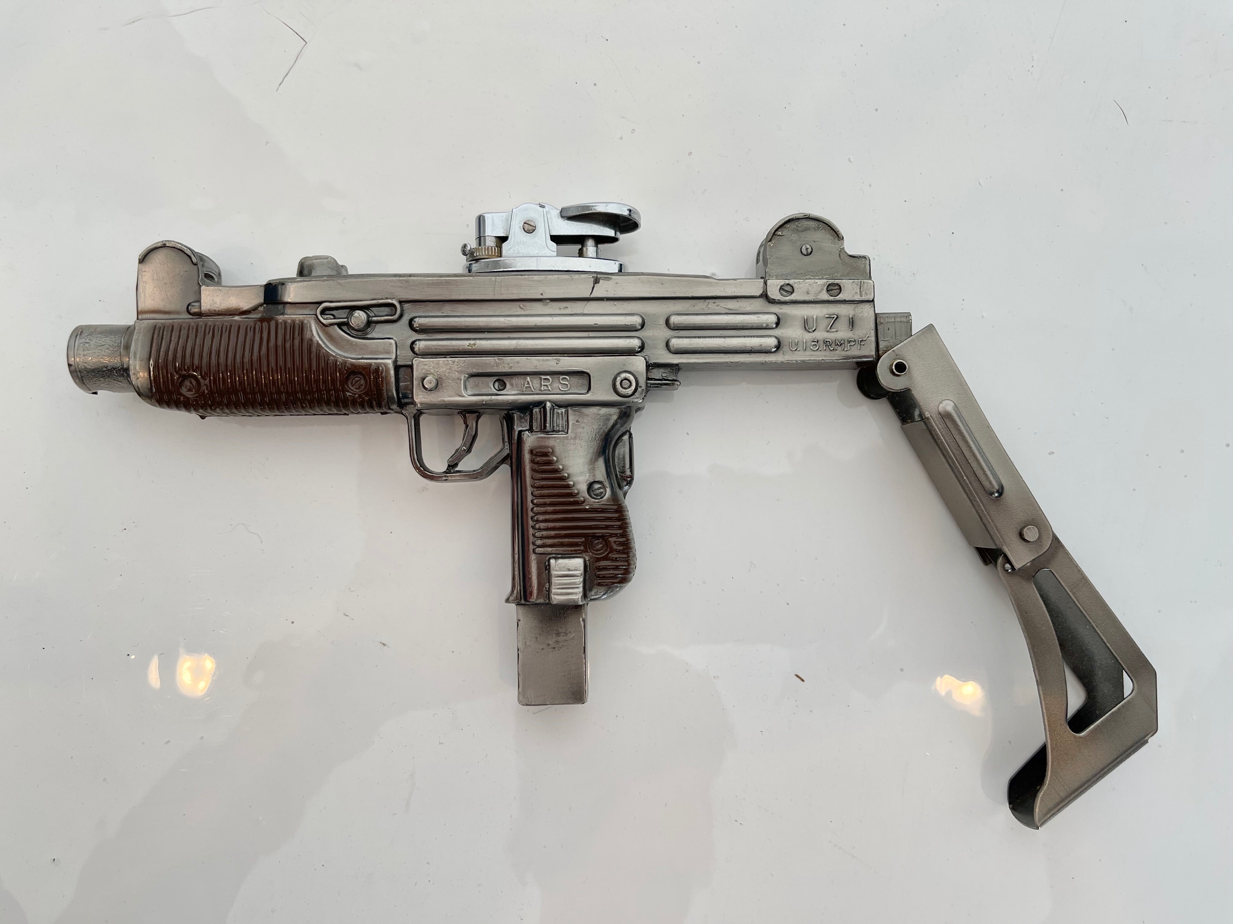 Japanese Uzi Gun Tabletop Lighter