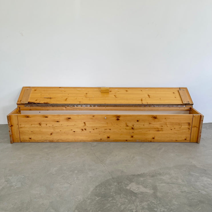 Monumental Charlotte Perriand Pine Storage Bench for Les Arcs, 1960s France