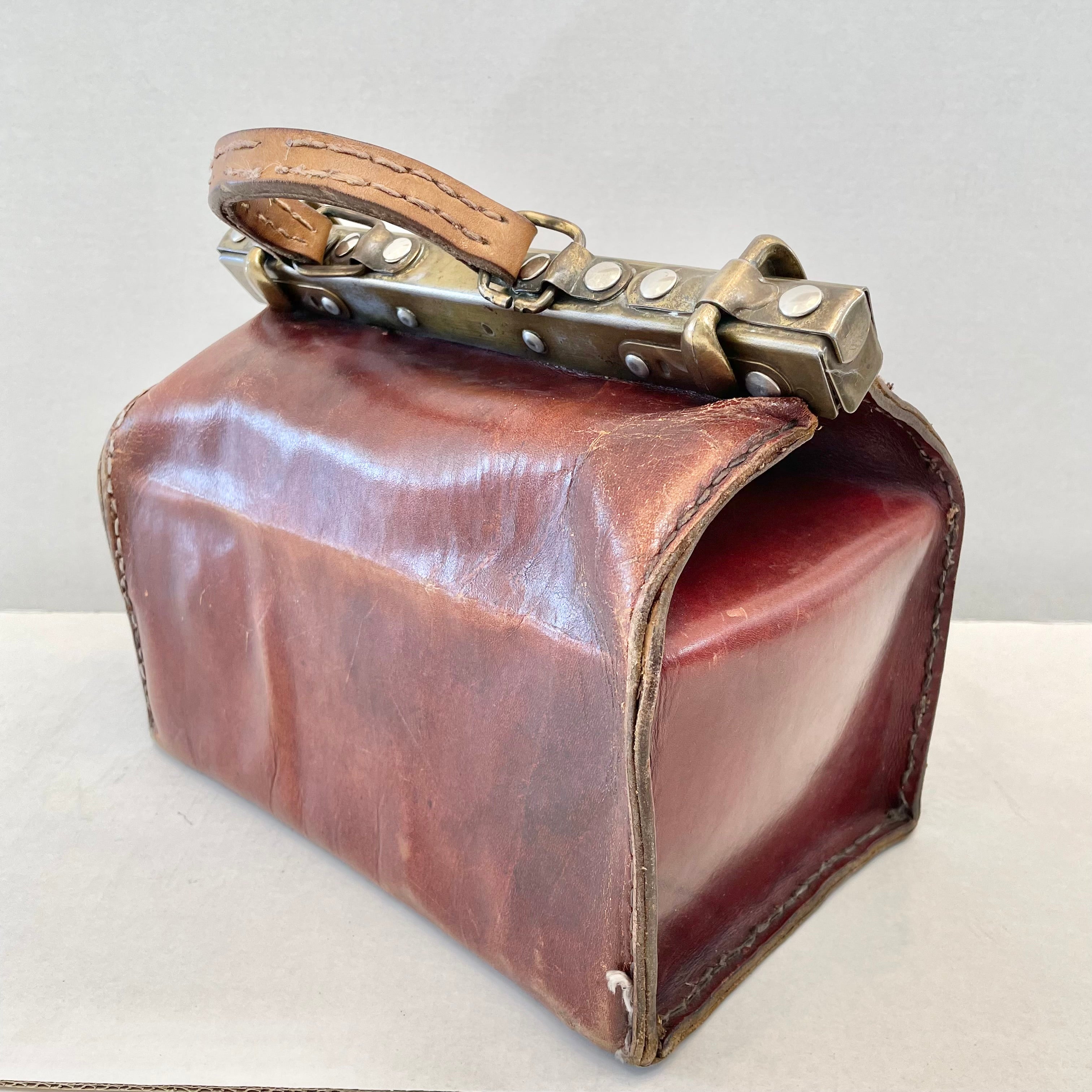 A Small Vintage French Brown Leather Gladstone Bag / Dr Bag/ Handbag ~ 1920's
