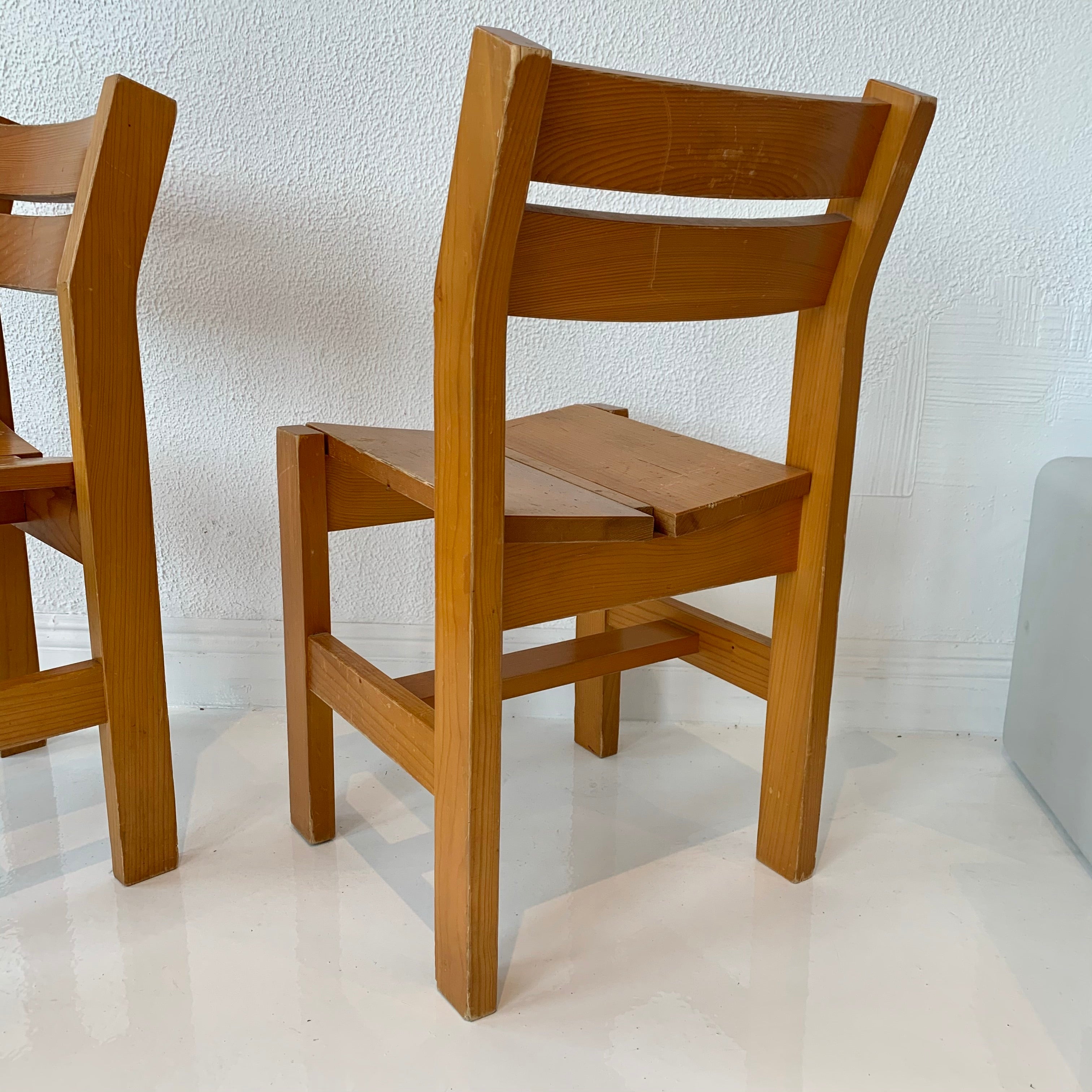 Early Set of Four 'Les Arcs' Chairs by Charlotte Perriand – Jarontiques