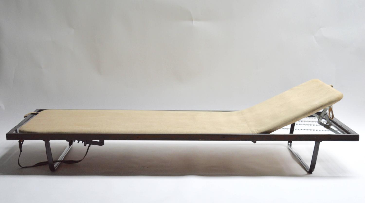 German Military Adjustable Daybed
