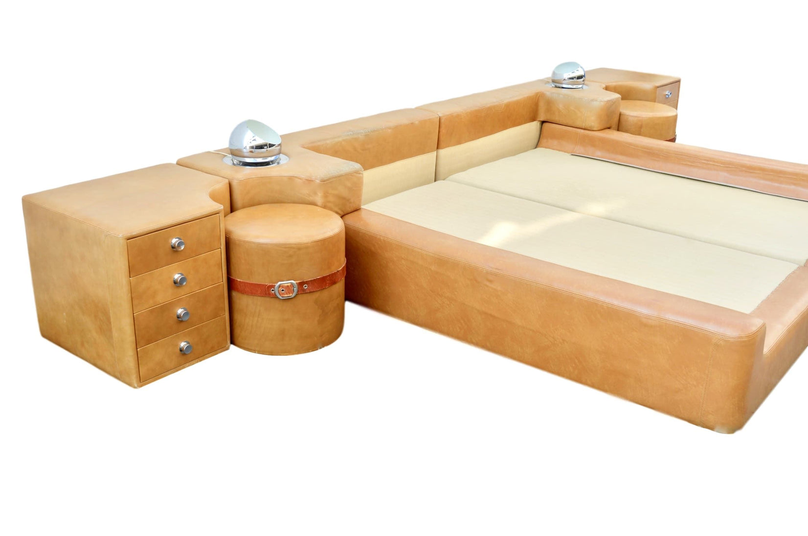 New Production Leather King Bed in the Style of Guido Faleschini for Pace